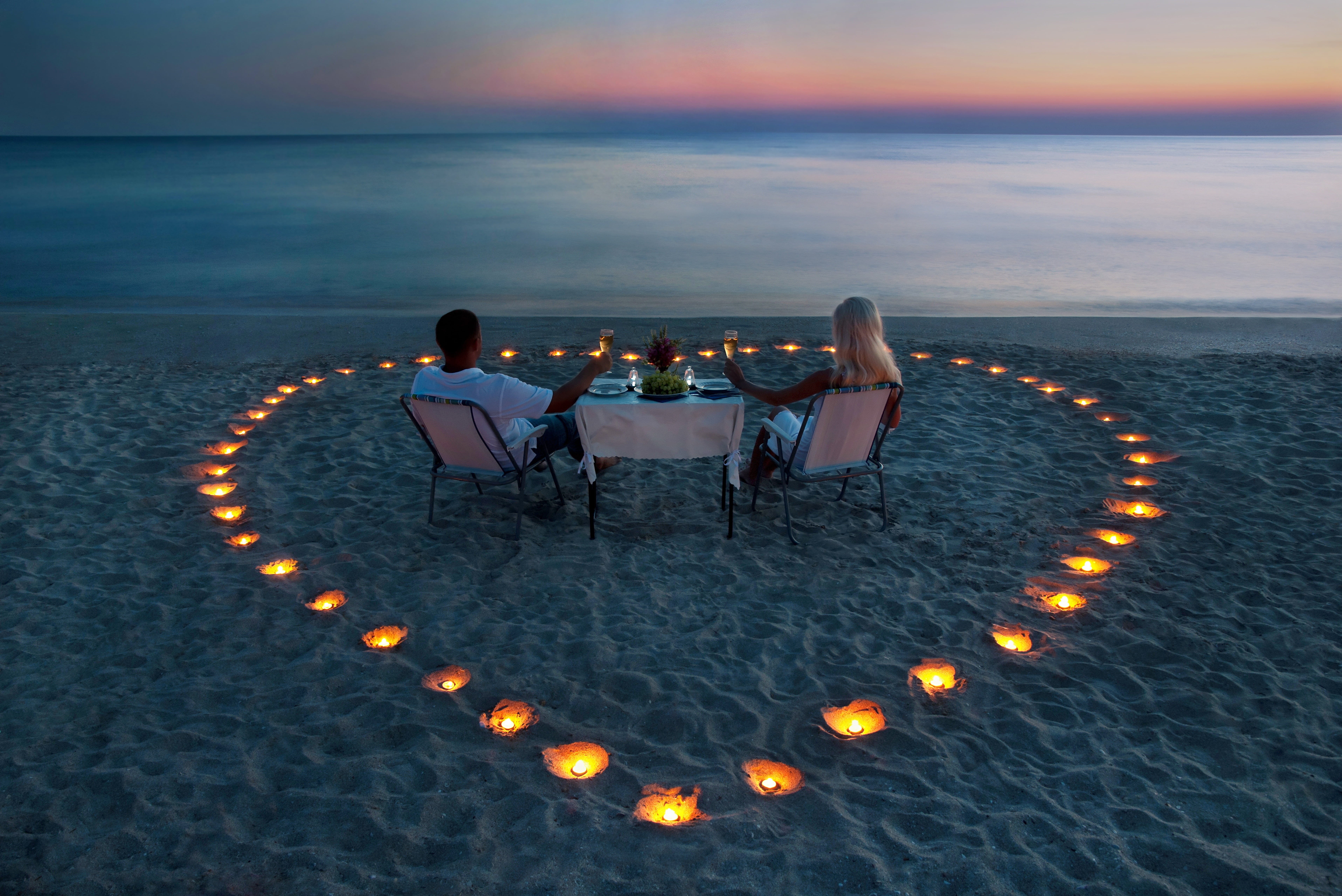 horizon over water, greece, two people, travel Locations, shore, boyfriend, dusk, emotion, table, sunset, guy, nature, horizon, togetherness, travel, sitting, HD Wallpaper