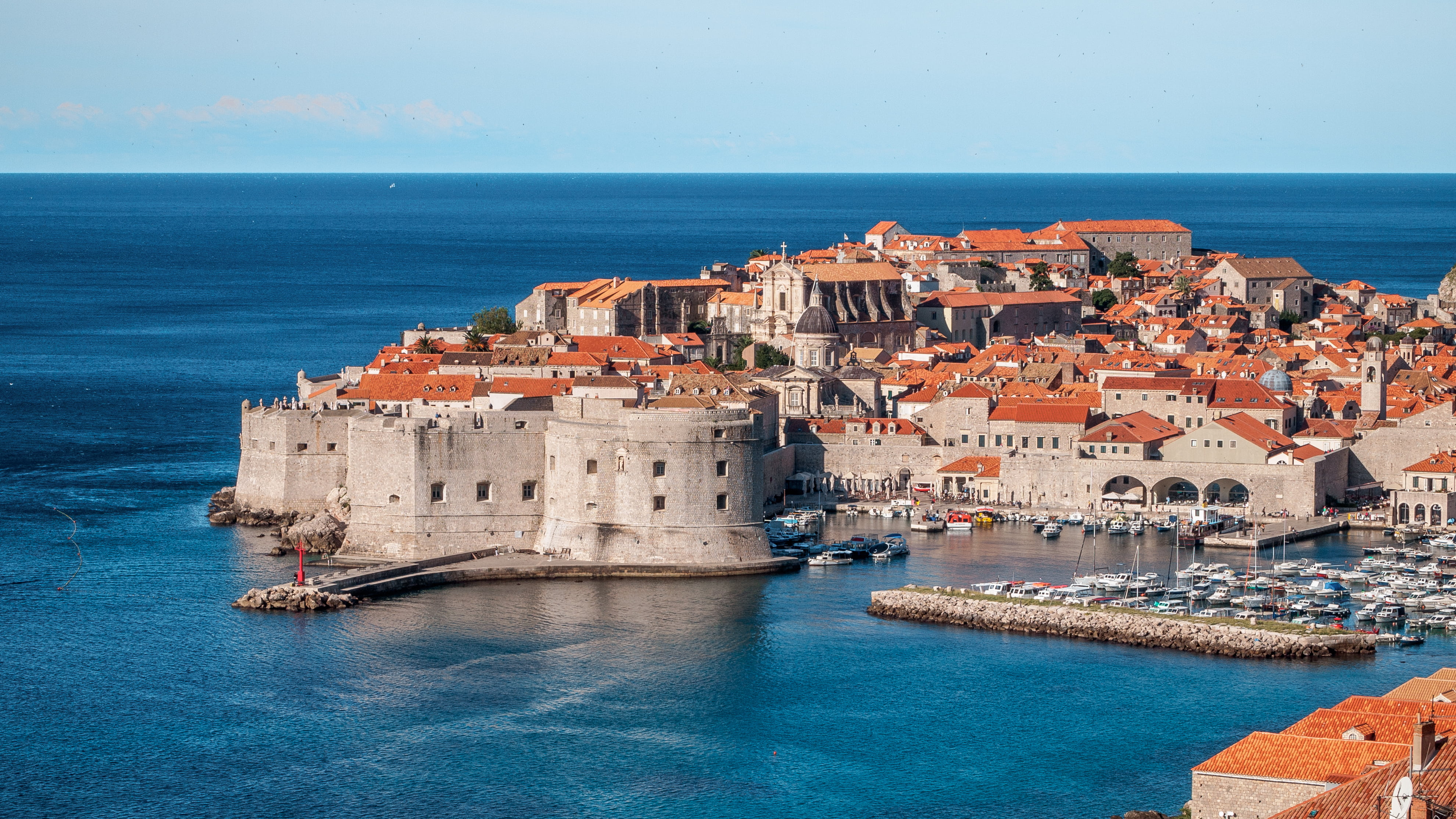 coast, water, built structure, land, brown, boats, clear sky, city, building, body, horizon over water, near, tourism, 4K, no people, buildings, village, HD Wallpaper