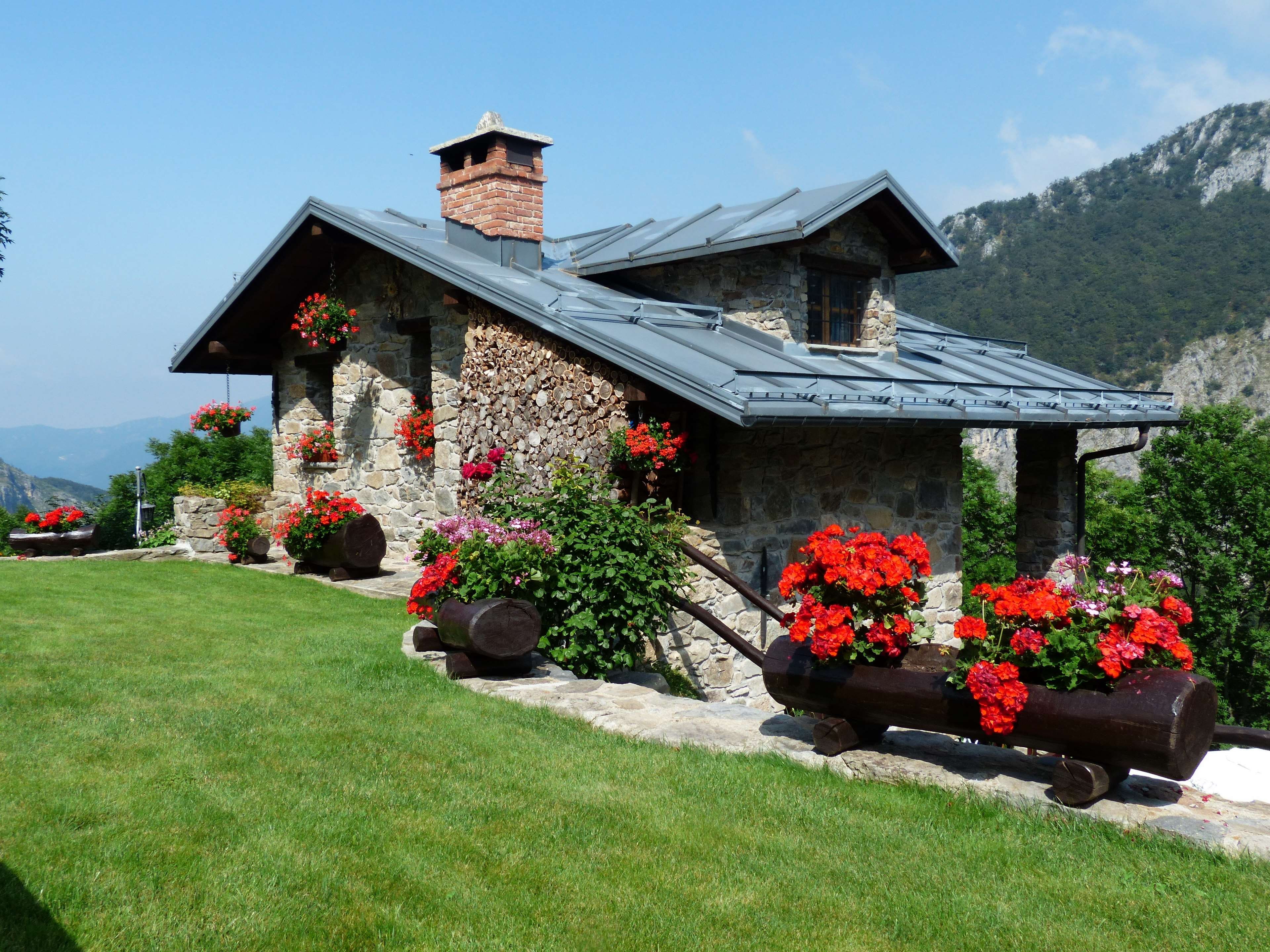 piedmont, 4K, nature, no people, summer house, holiday house, growth, stone house, palanfre, tree, built structure, beauty in nature, outdoors, country house, HD Wallpaper