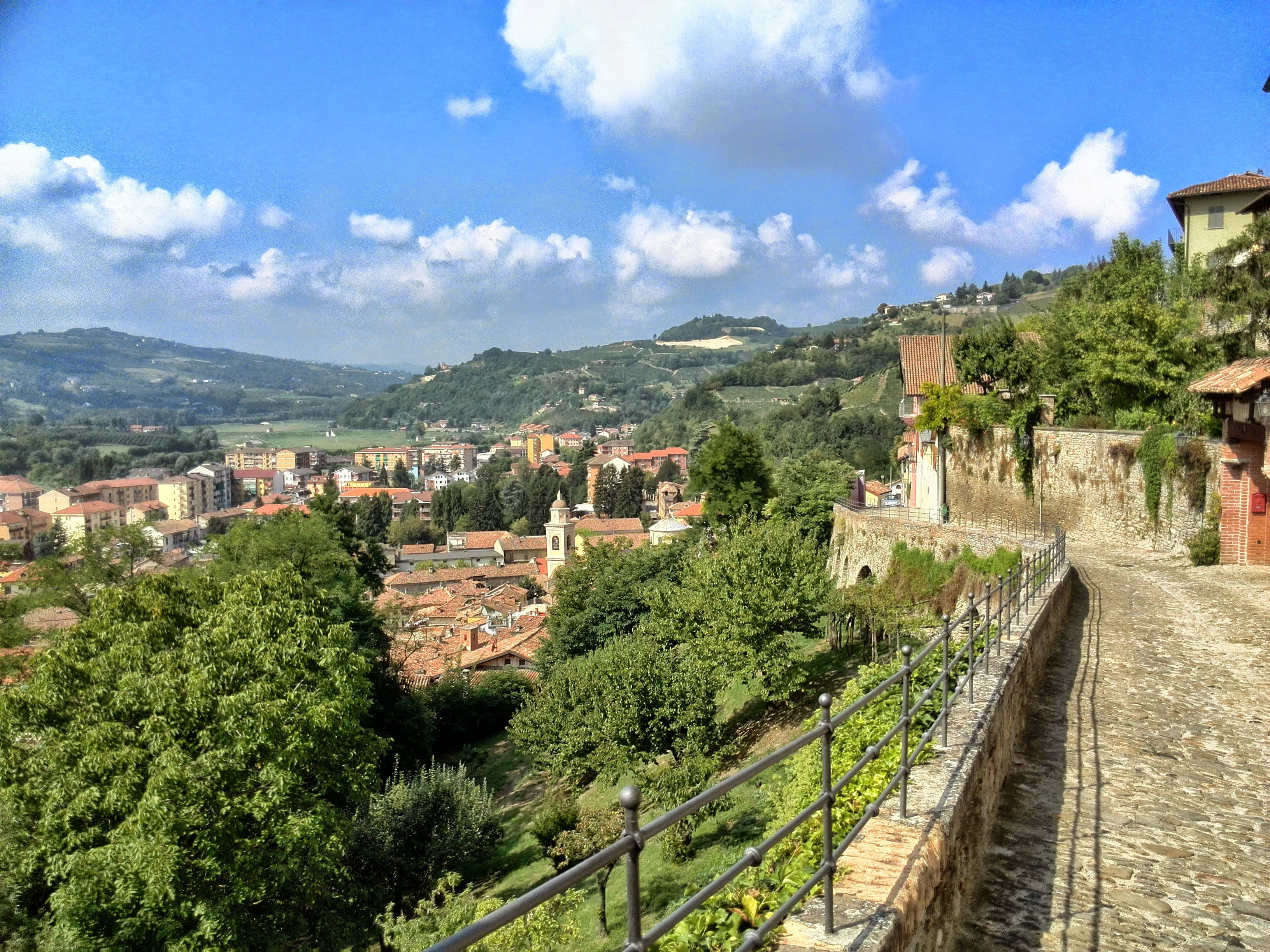 italy, no people, sky, plant, city, building exterior, nature, wall, 2K, cloud - sky, piedmont, cityscape, asti region, tree, architecture, travel destinations, HD Wallpaper