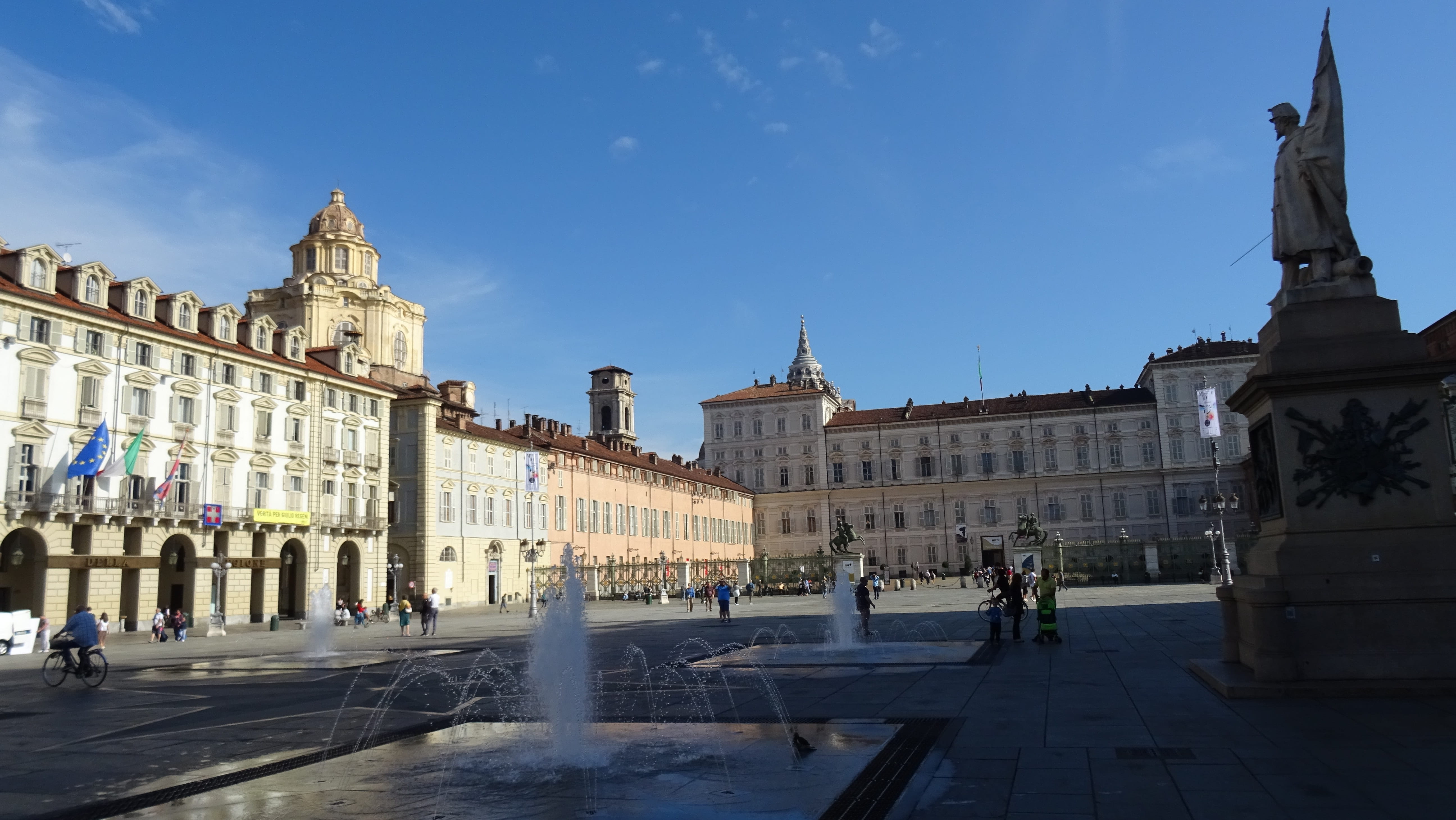 incidental people, spirituality, building exterior, attractions, built structure, travel destinations, place of worship, italy, real people, the past, the palace, HD Wallpaper