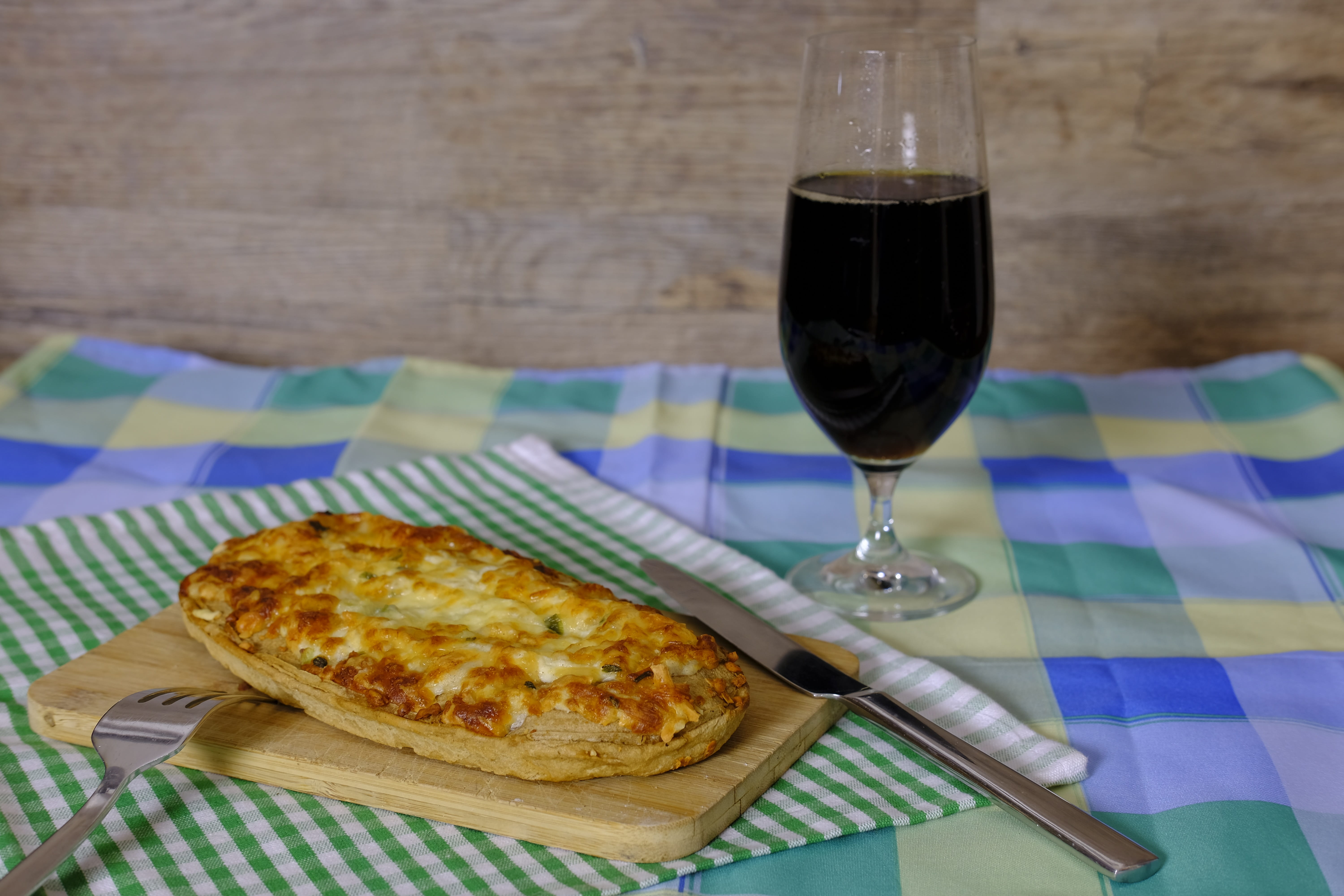 ready-to-eat, tablecloth, no people, table knife, table, wineglass, indoors, topping, wine, temptation, pizza, occupied, glass, baguette, still life, food and drink, HD Wallpaper