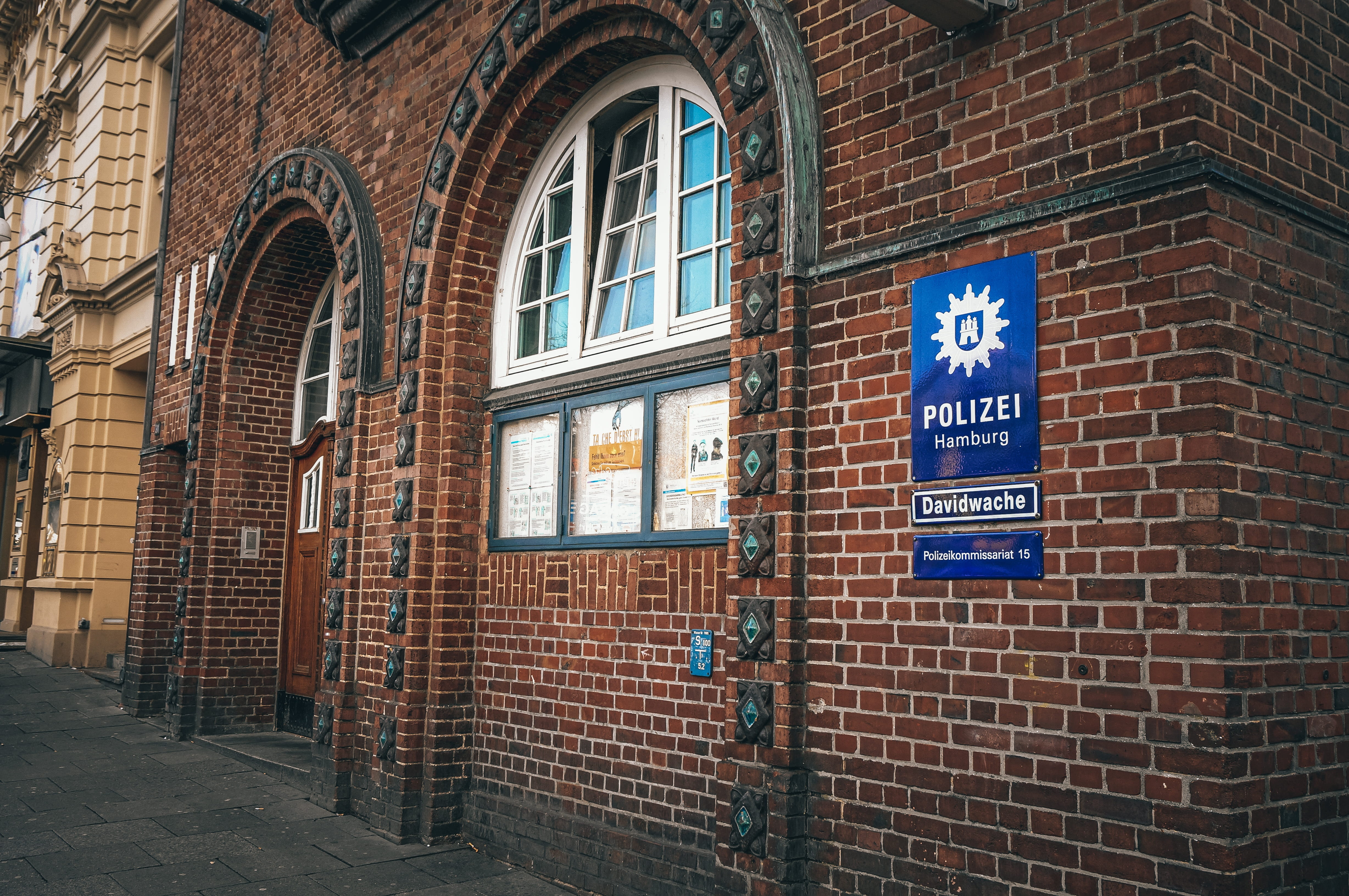 text, no people, built structure, building, police, wall, blue, david guard, information sign, architecture, city, sign, brick wall, communication, window, HD Wallpaper