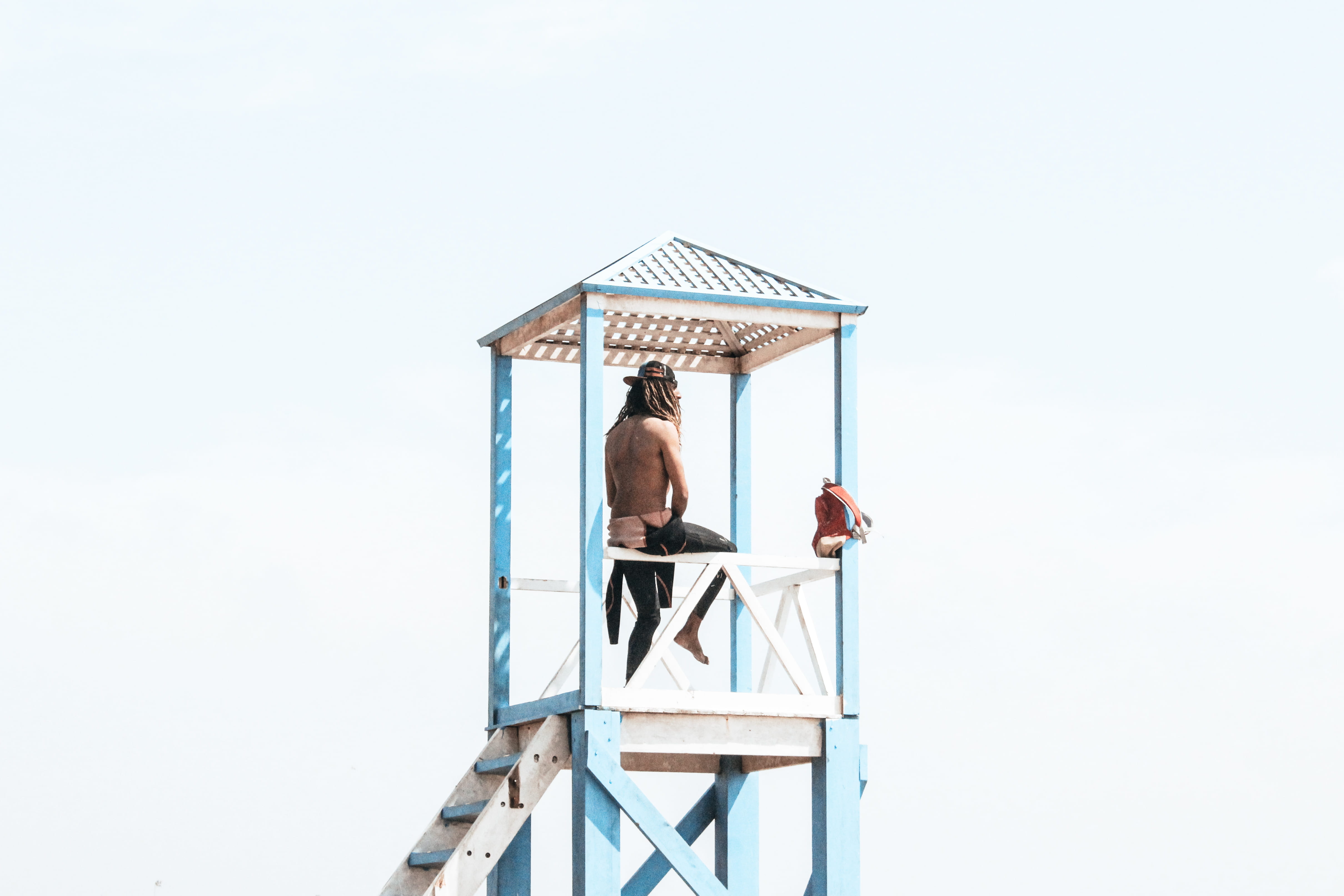 man, rear view, mature adult, daytime, casual clothing, occupation, architecture, person, day, nature, one person, travel, built structure, watch, safety, HD Wallpaper