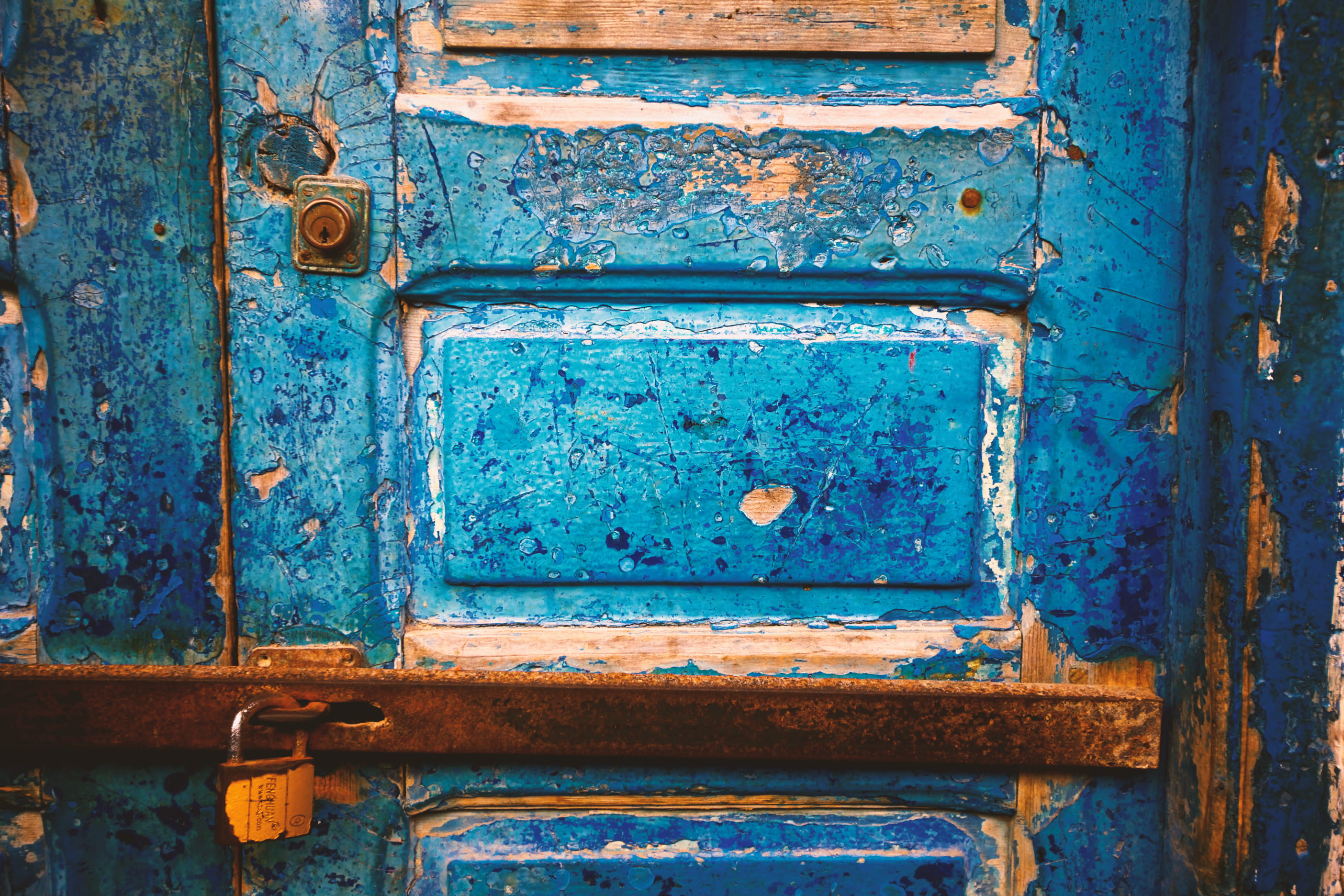 day, lock, old, outdoors, full frame, damaged, run-down, rusty, no people, pattern, photography, wood - material, closed, entrance, safety, latch, brown, HD Wallpaper