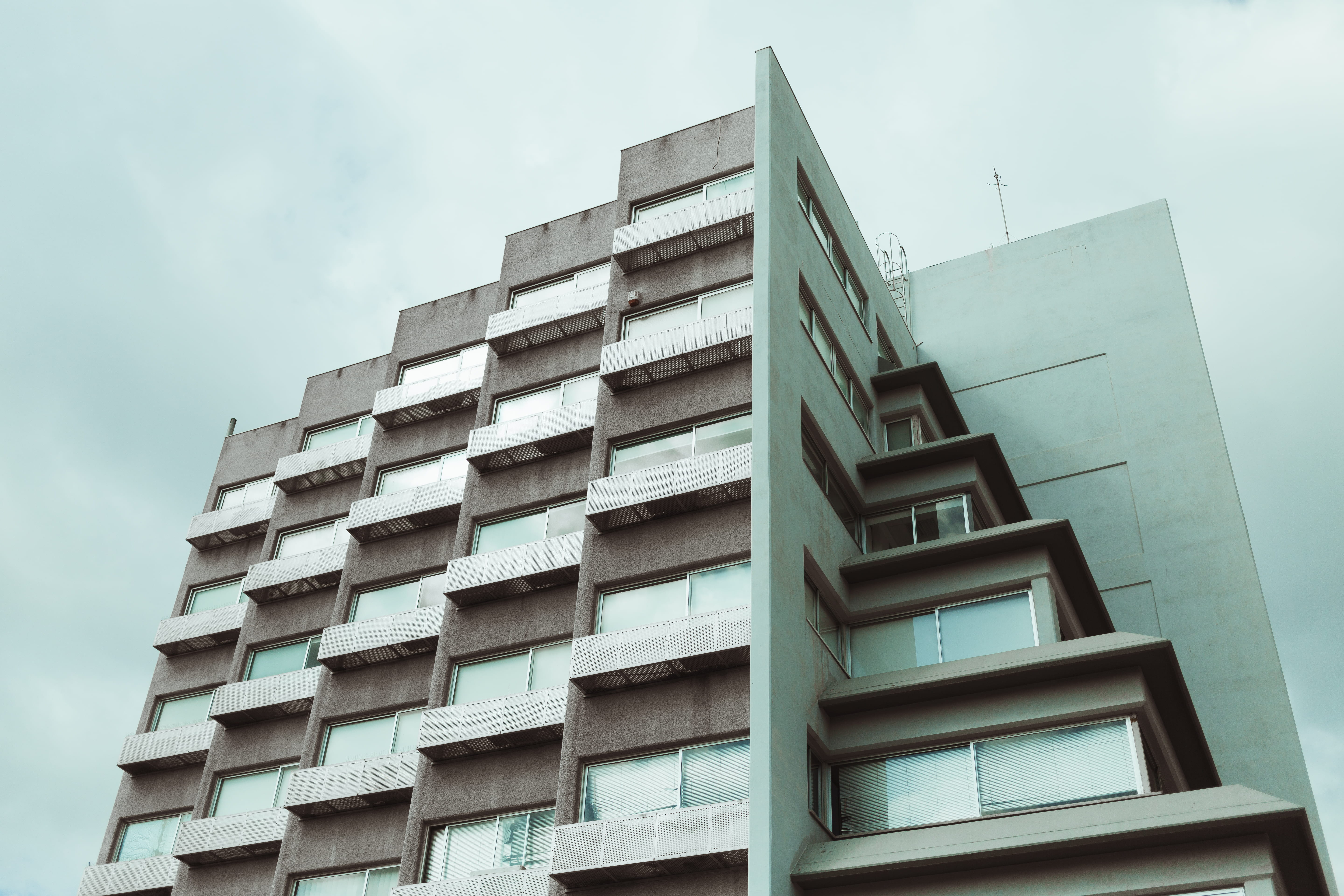 built structure, build, residential, architectural, building exterior, rise, futuristic, green, office, angle, cloud - sky, glass - material, skyscraper, HD Wallpaper