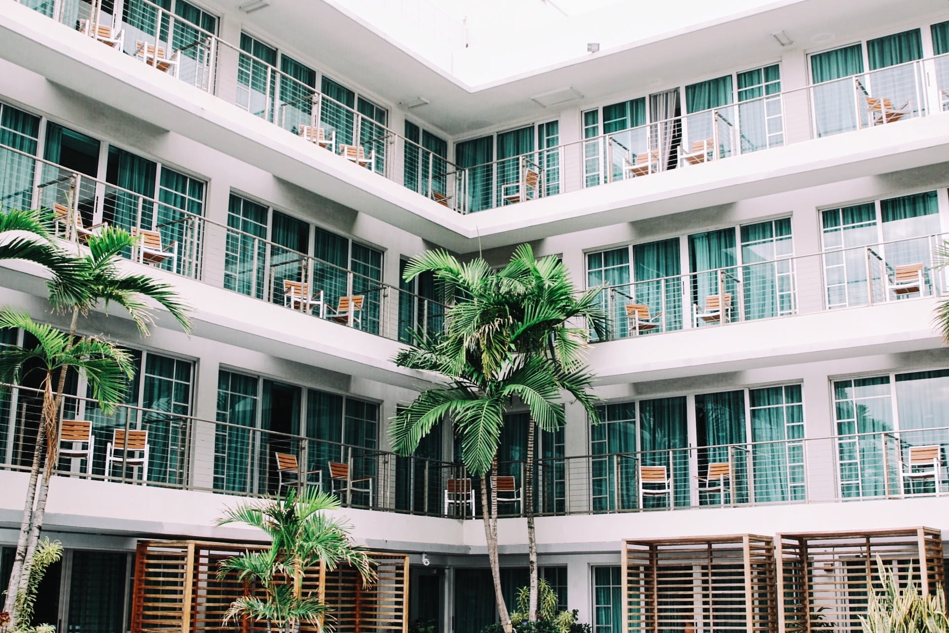 tree, housing development, modern, day, plant, residential district, city life, painted, hotel room, tourist, architecture, white, hotel, luxury, building, HD Wallpaper