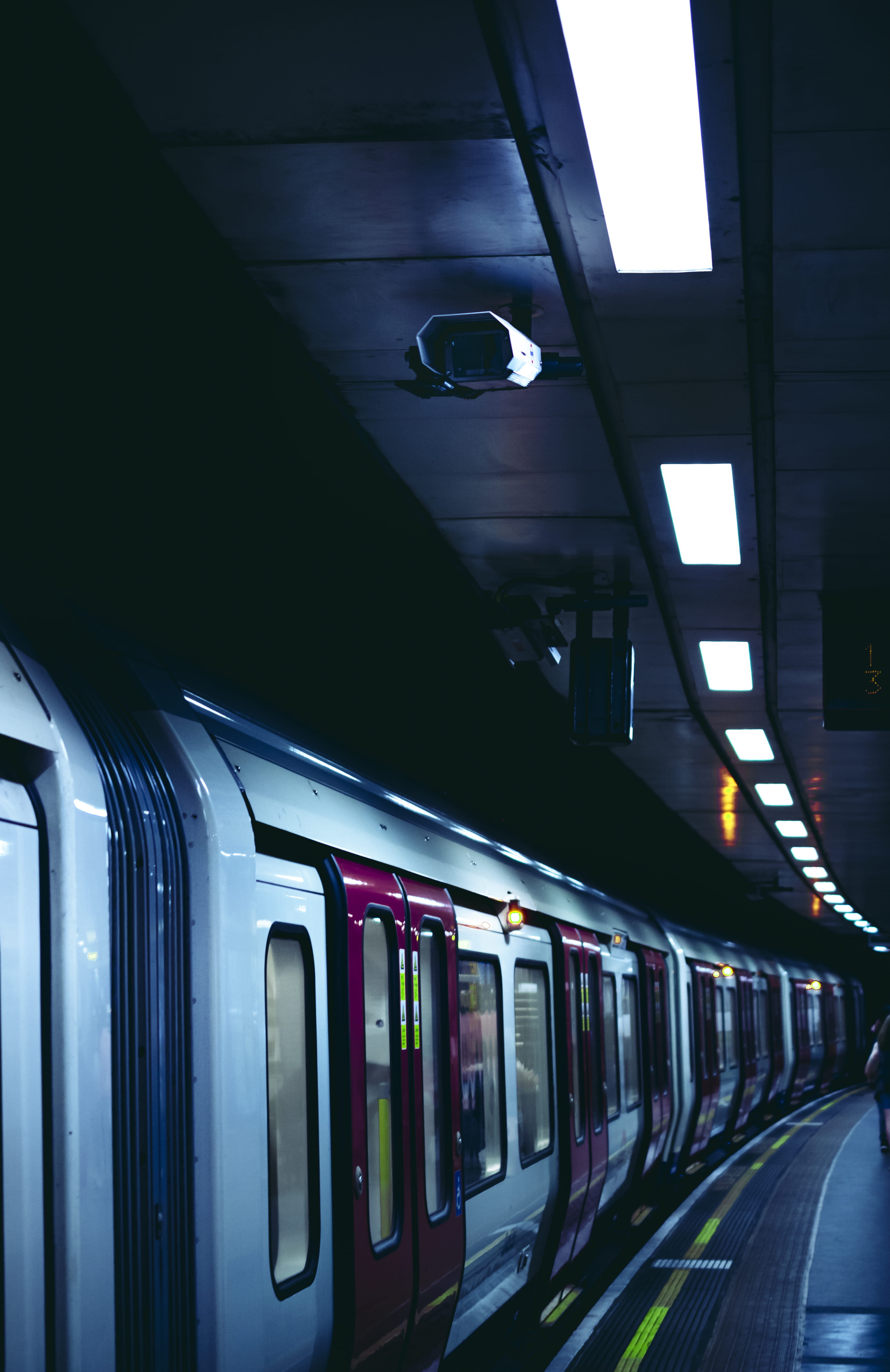 no people, travel, camera, land vehicle, red, horror, passenger train, subway, london, lighting equipment, londres, light, ceiling, train - vehicle, creep, Phone HD Wallpaper