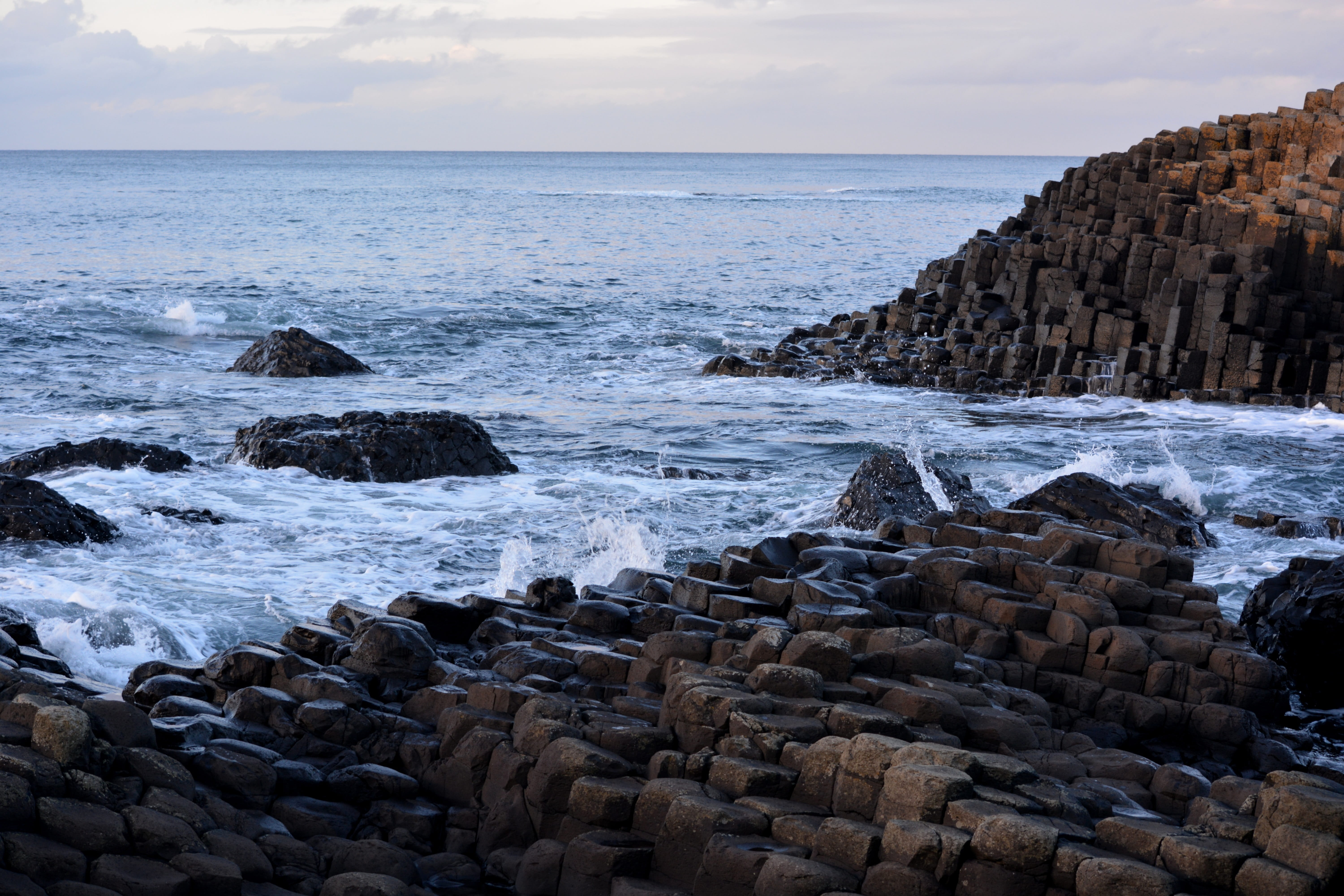 sky, giants causeway, northern ireland, rocky coastline, nature, motion, power in nature, tranquil scene, breaking, horizon over water, no people, rock formation, HD Wallpaper