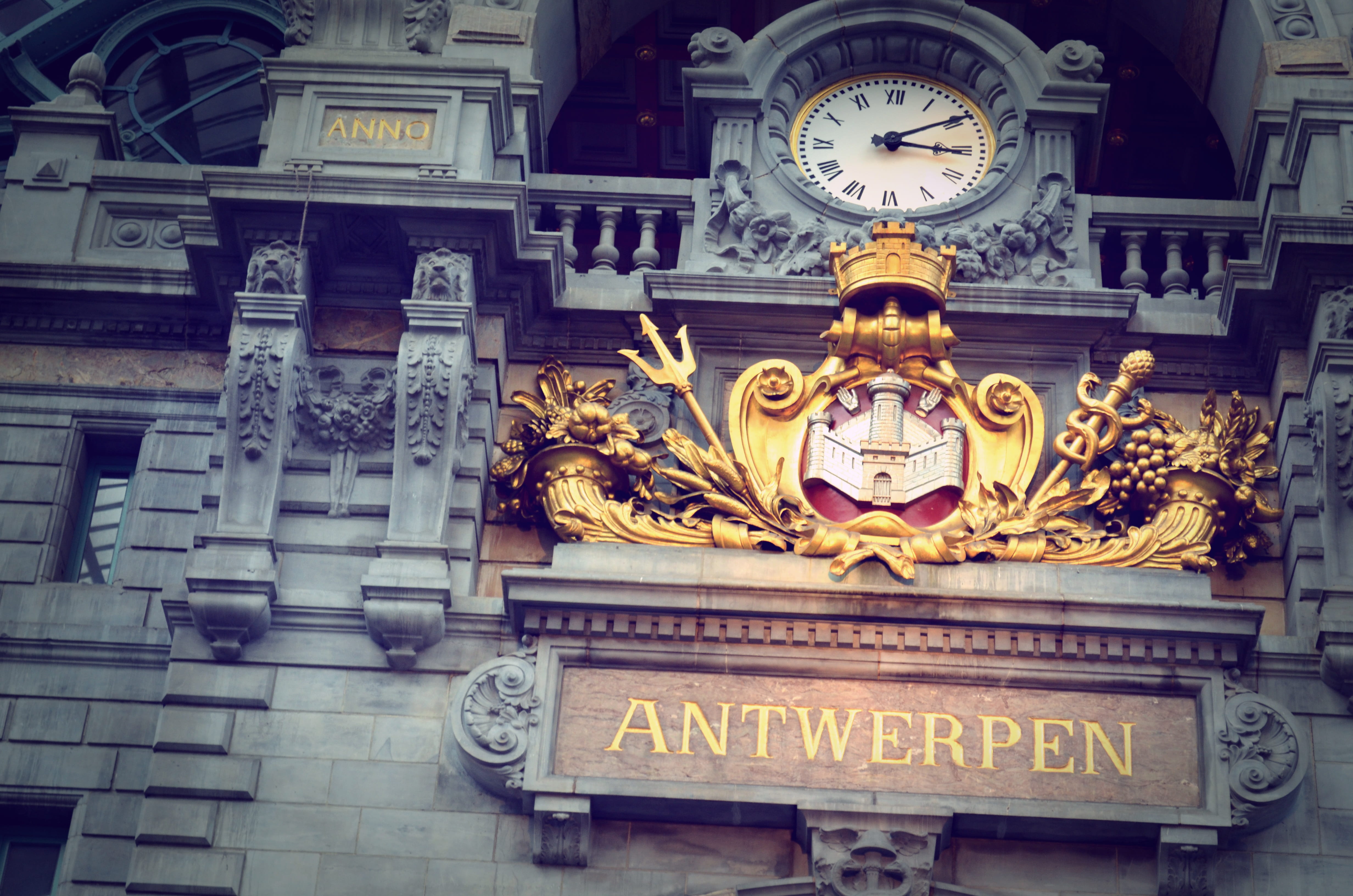 clock, human representation, train, no people, building exterior, built structure, classic, male likeness, station, city, gold colored, carving, low angle view, HD Wallpaper