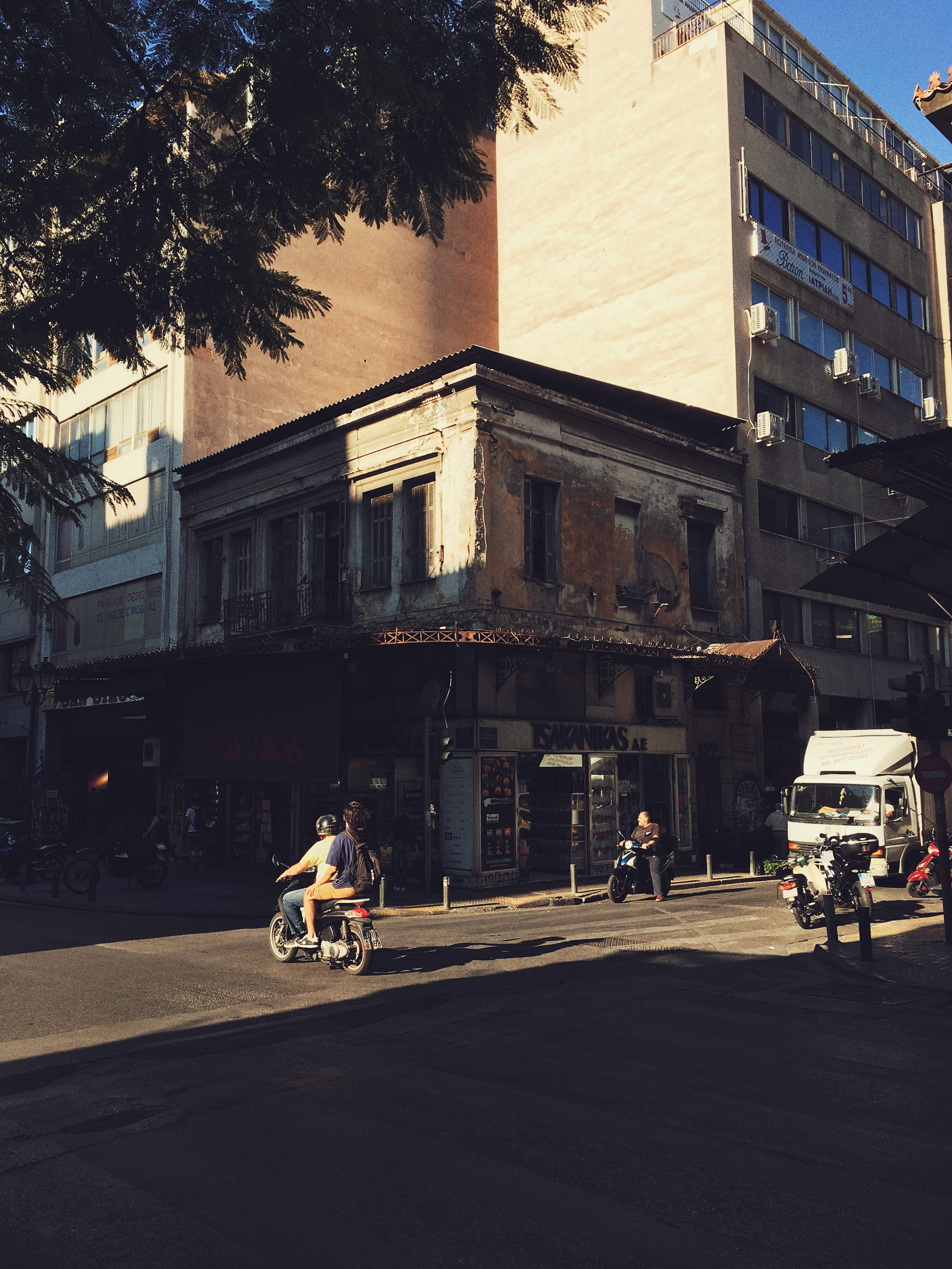 riding, athen, adventure, building exterior, people, plant, men, architecture, land vehicle, cart, street, shadow, outdoors, built structure, 4K, city, Phone HD Wallpaper