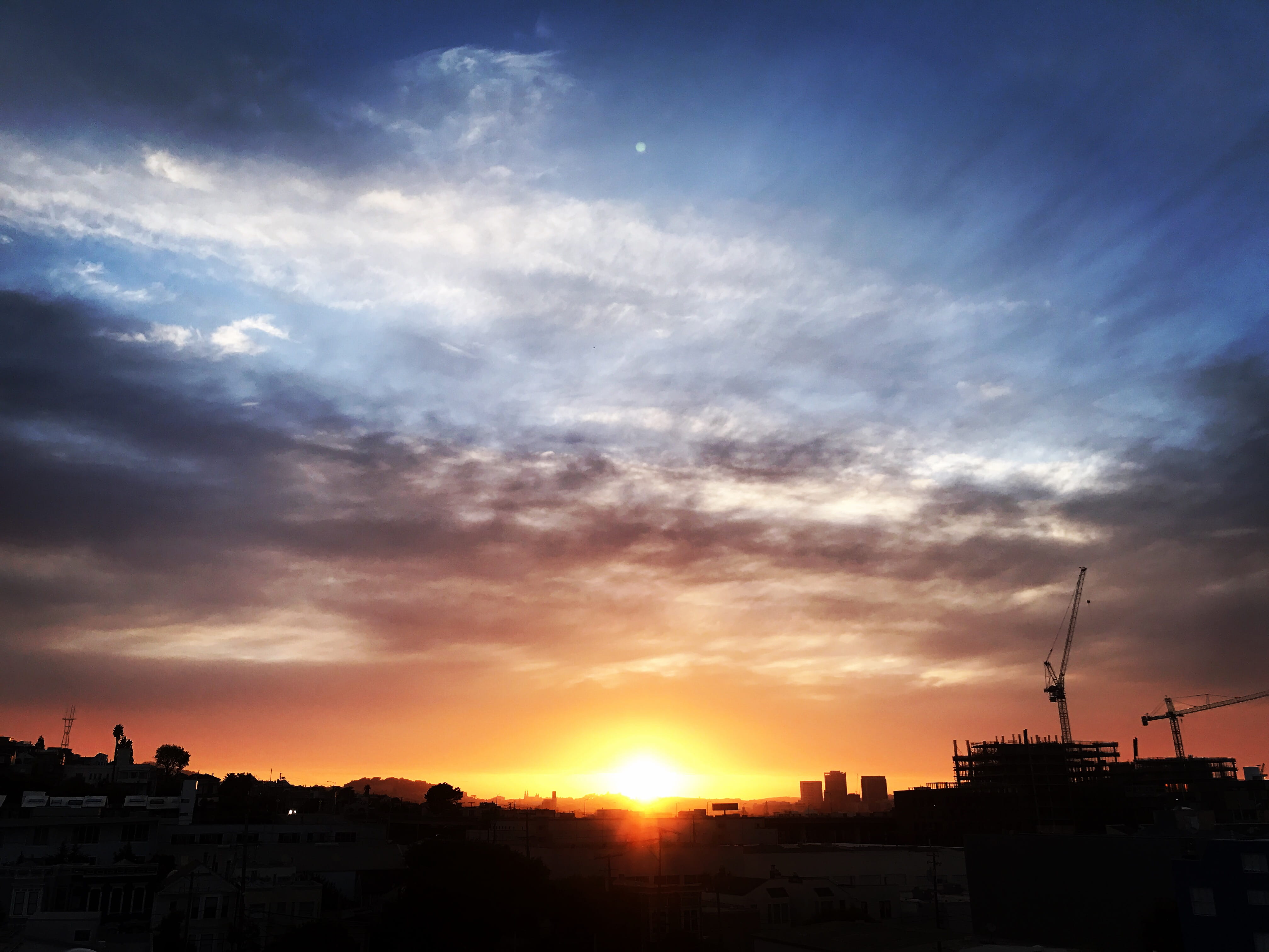cloud - sky, city life, building exterior, orange color, sutro tower, potrero hill, city, sky, building, 4K, san francisco, built structure, crane, residential district, HD Wallpaper