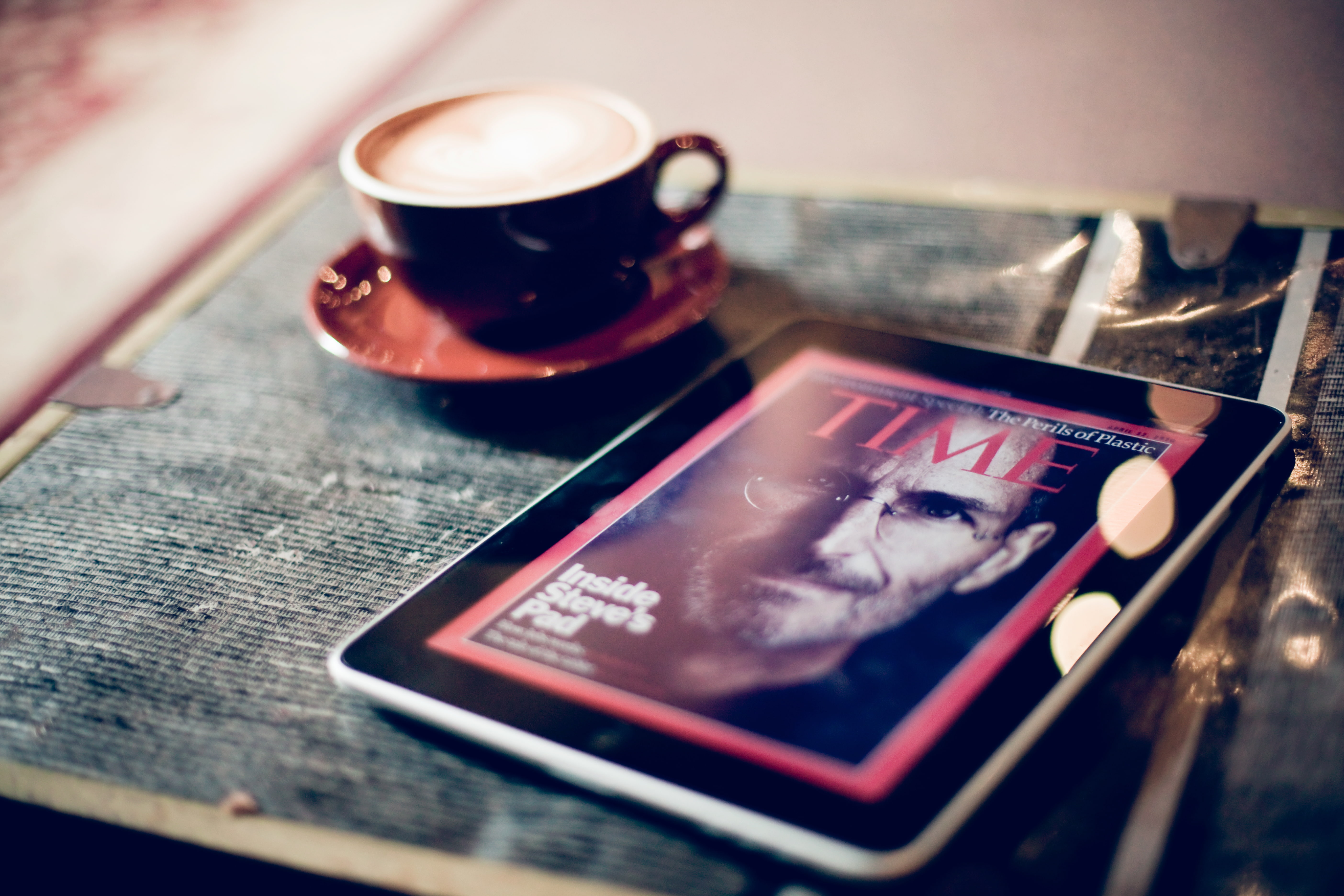 mug, 5K, cup, table, apple ipad 5, still life, Steven Paul Jobs, time, coffee - drink, selective focus, book, text, communication, close-up, publication, HD Wallpaper