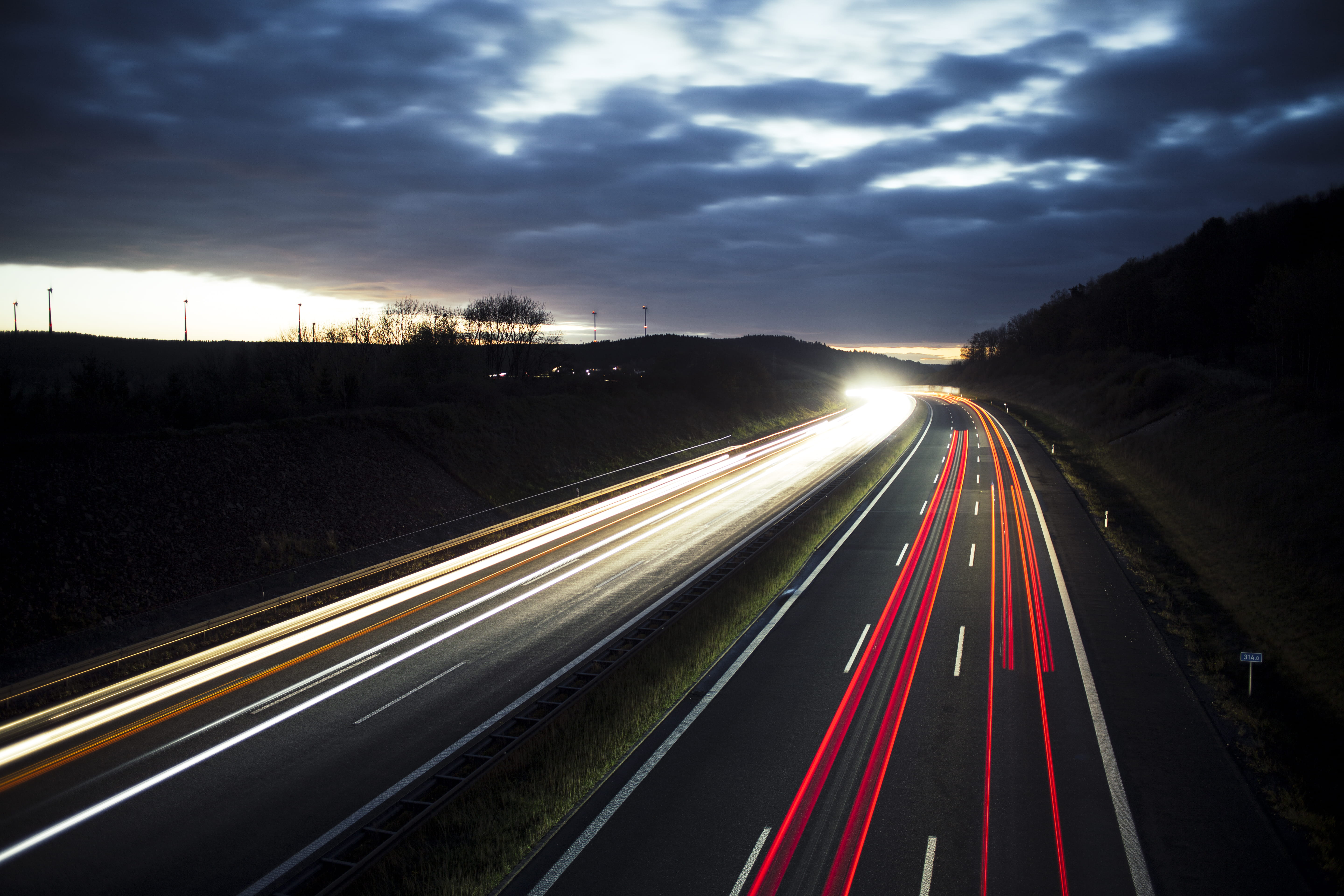 light trail, cloud - sky, sky, speed limit, long exposure, the way forward, spänfleck, city, illuminated, blurred motion, motorway, high angle view, multiple lane highway, HD Wallpaper