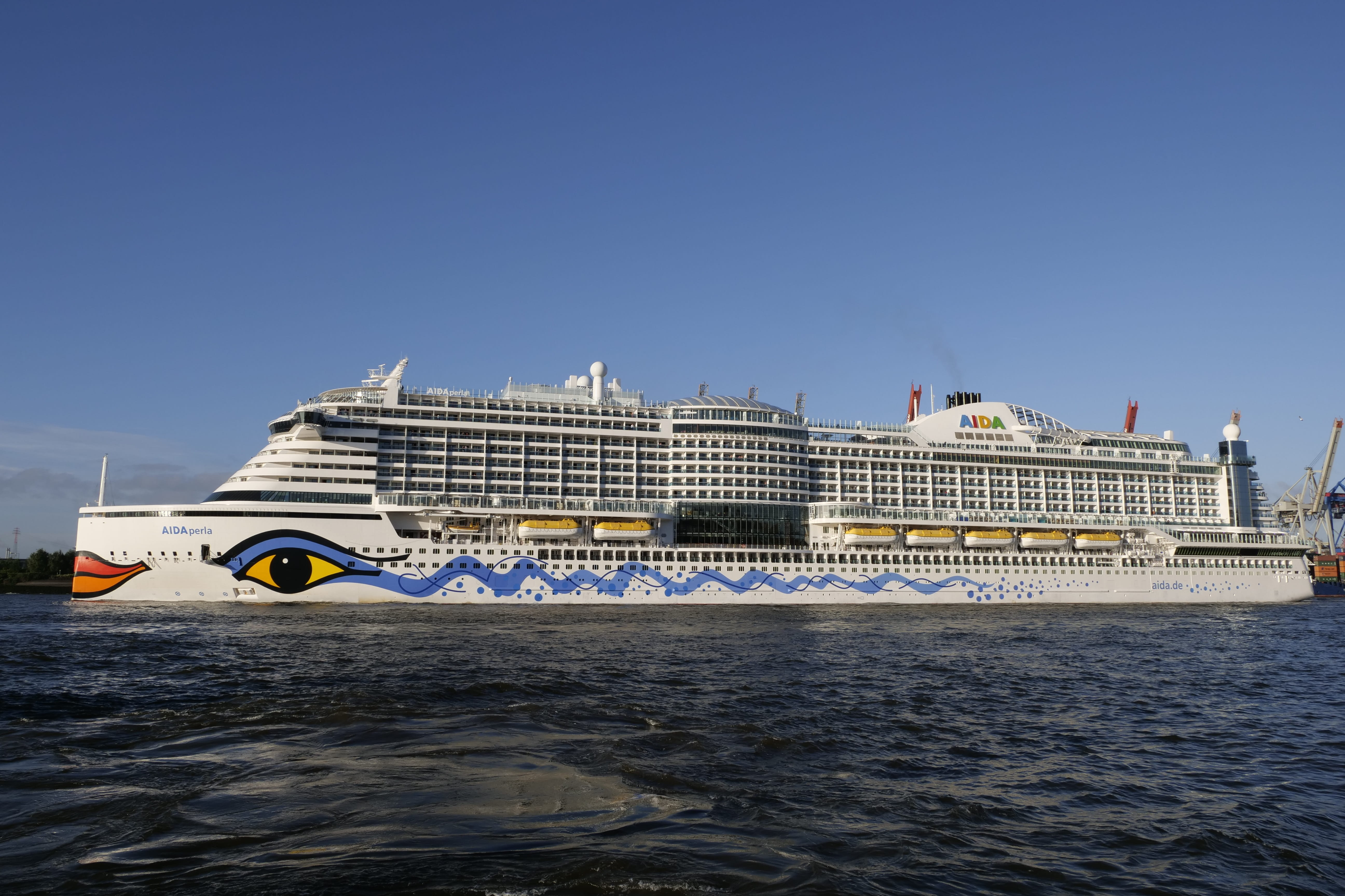vacations, copy space, nature, aida, water, elbe, nautical vessel, built structure, mode of transportation, city, architecture, sea, travel, cruise ship, HD Wallpaper