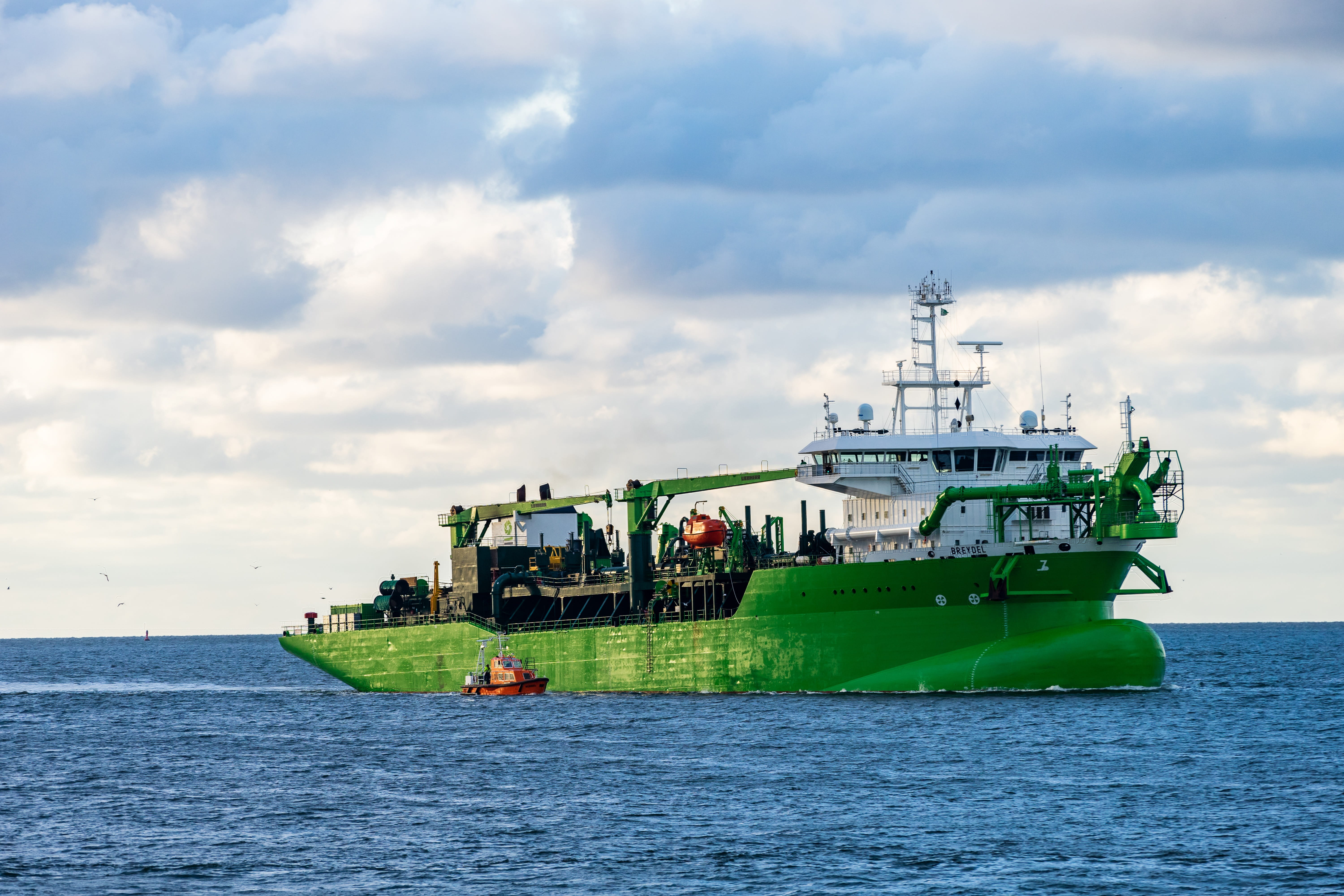 boat, waterfront, nautical vessel, 5K, beauty in nature, seafaring, transport, close up, no people, outdoors, river, technology, shipping, north sea, horizon over water, HD Wallpaper