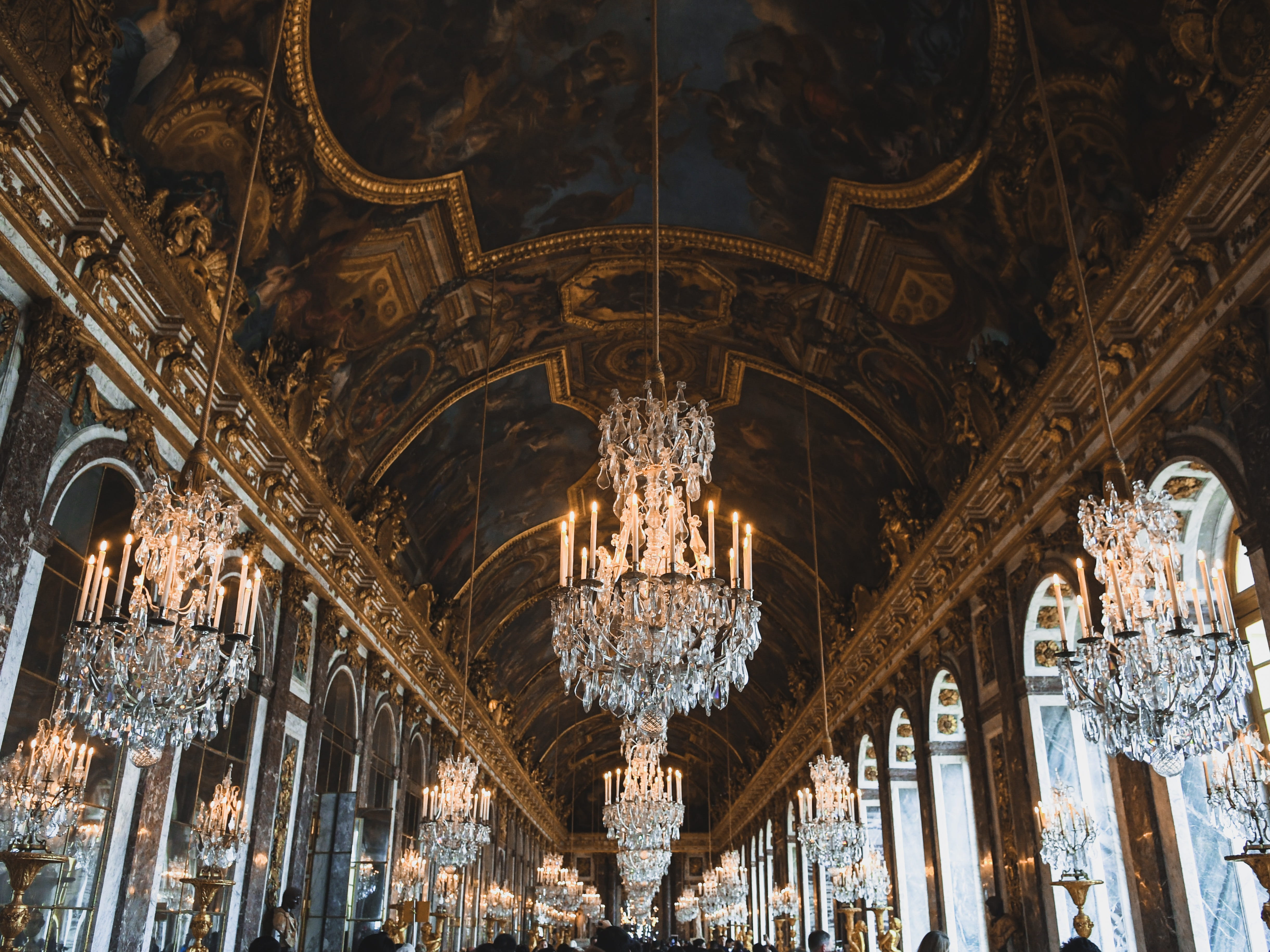 luxury, hanging, ceiling, wealth, indoors, architecture, chandeliers, no people, the past, history, lighting equipment, architecture and art, built structure, HD Wallpaper