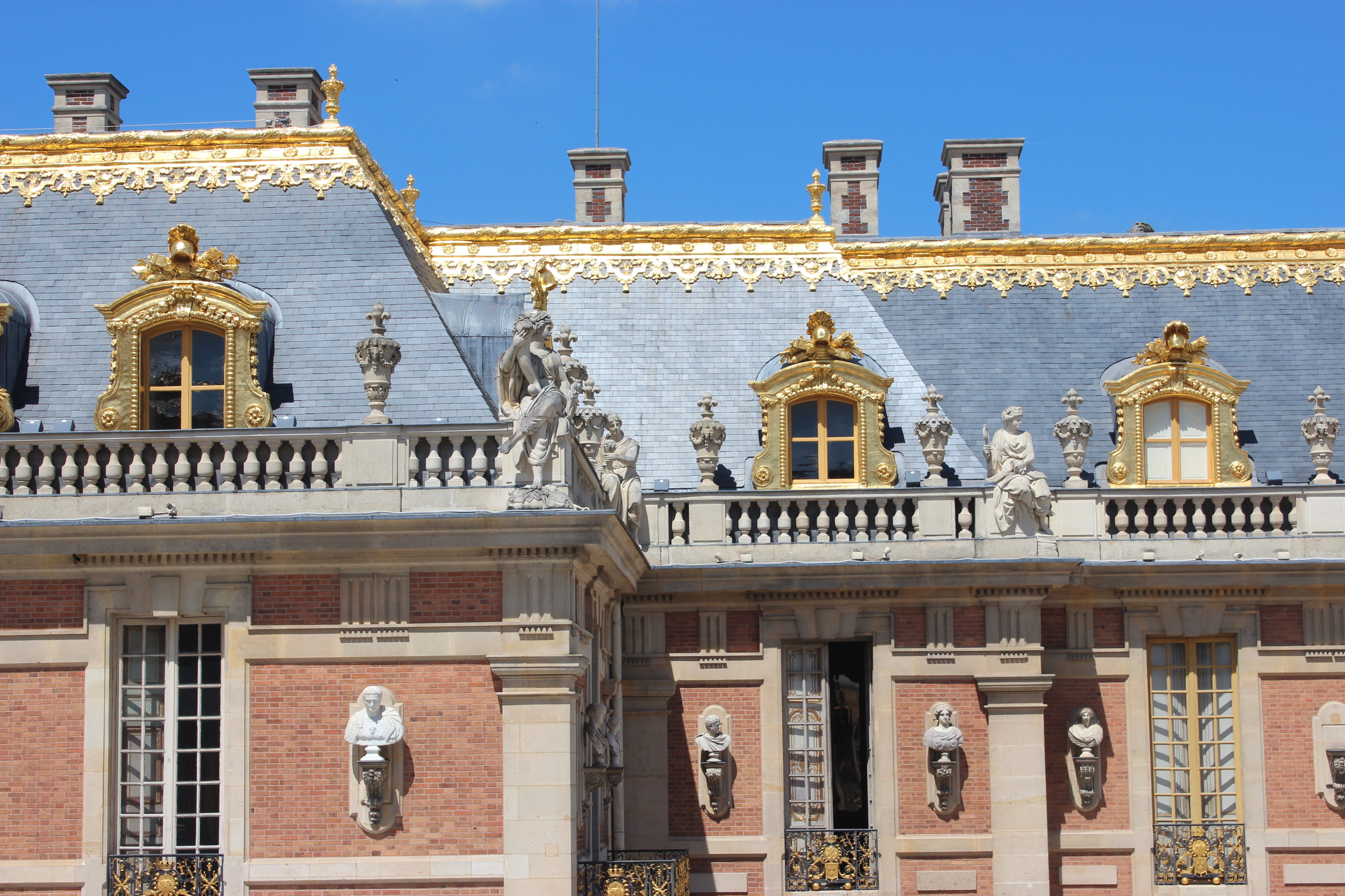 day, male likeness, government, no people, castle, representation, craft, travel destinations, versailles, building exterior, sunlight, human representation, HD Wallpaper
