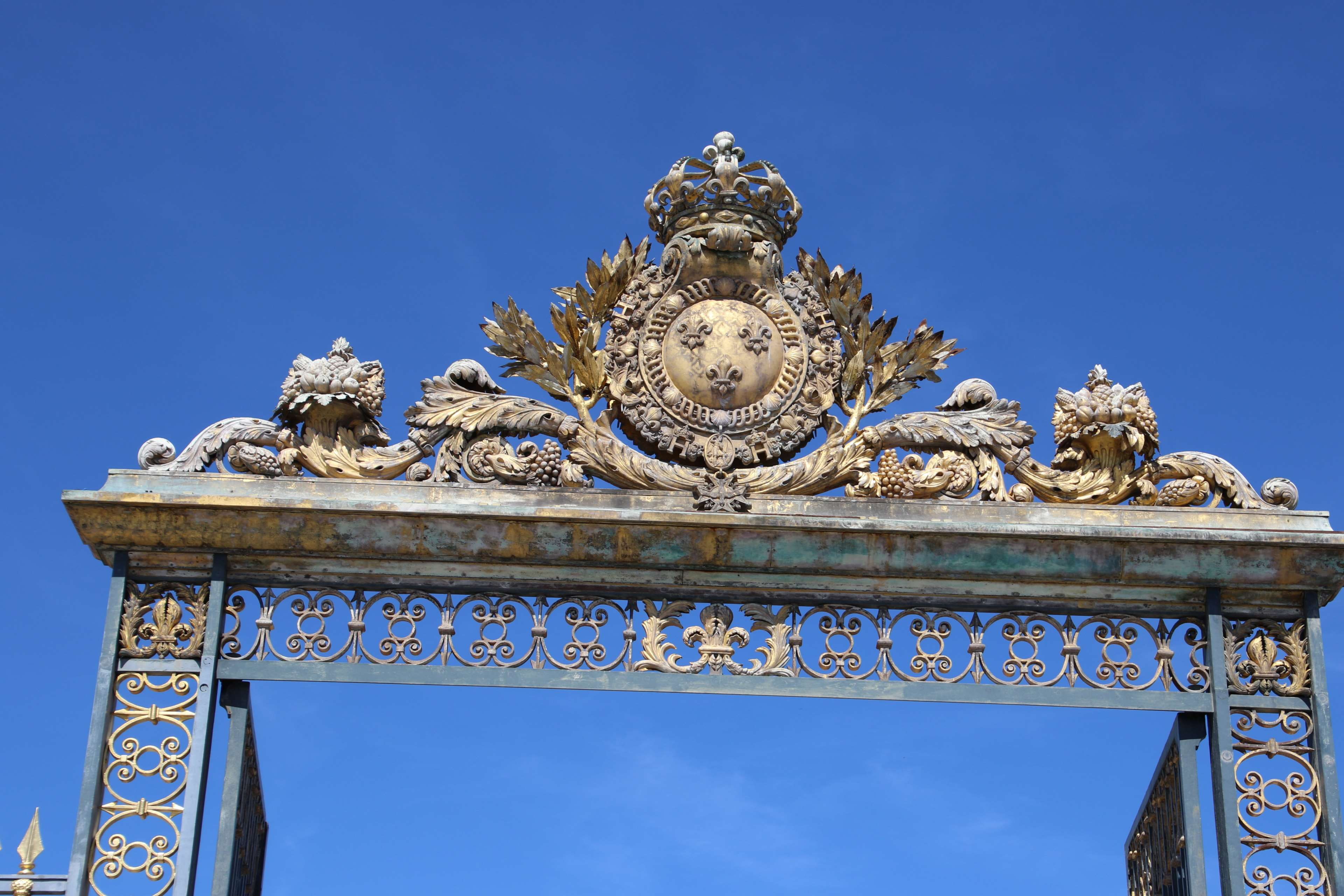 blue, history, architecture, versailles, golden, antique, clear sky, golden gate, art and craft, palace, city, craft, 4K, travel, outdoors, carving - craft product, HD Wallpaper