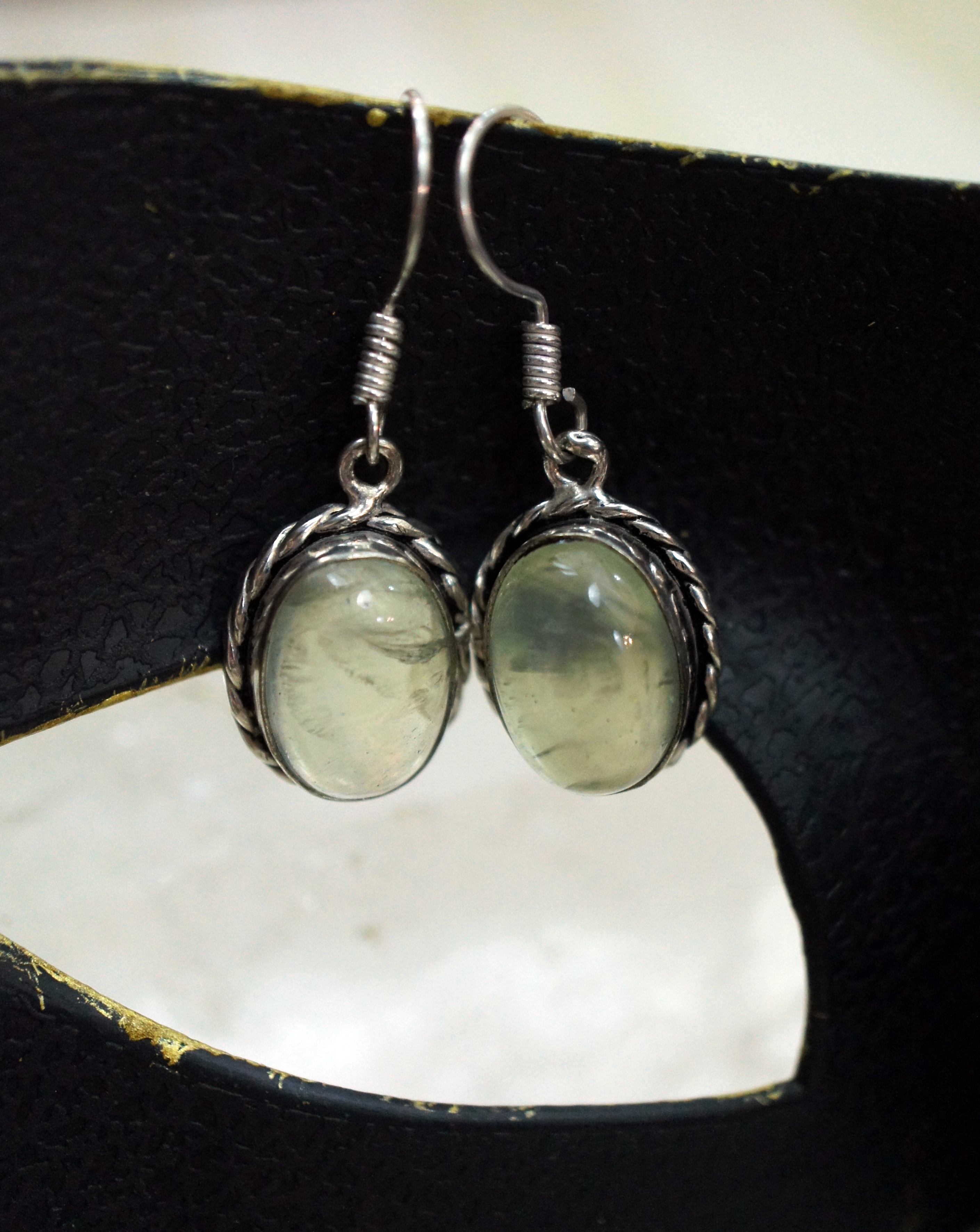 2K, prehnite, glass - material, eyeglasses, household equipment, personal accessory, two objects, sunglasses, no people, accessories, stone, sterling, Phone HD Wallpaper