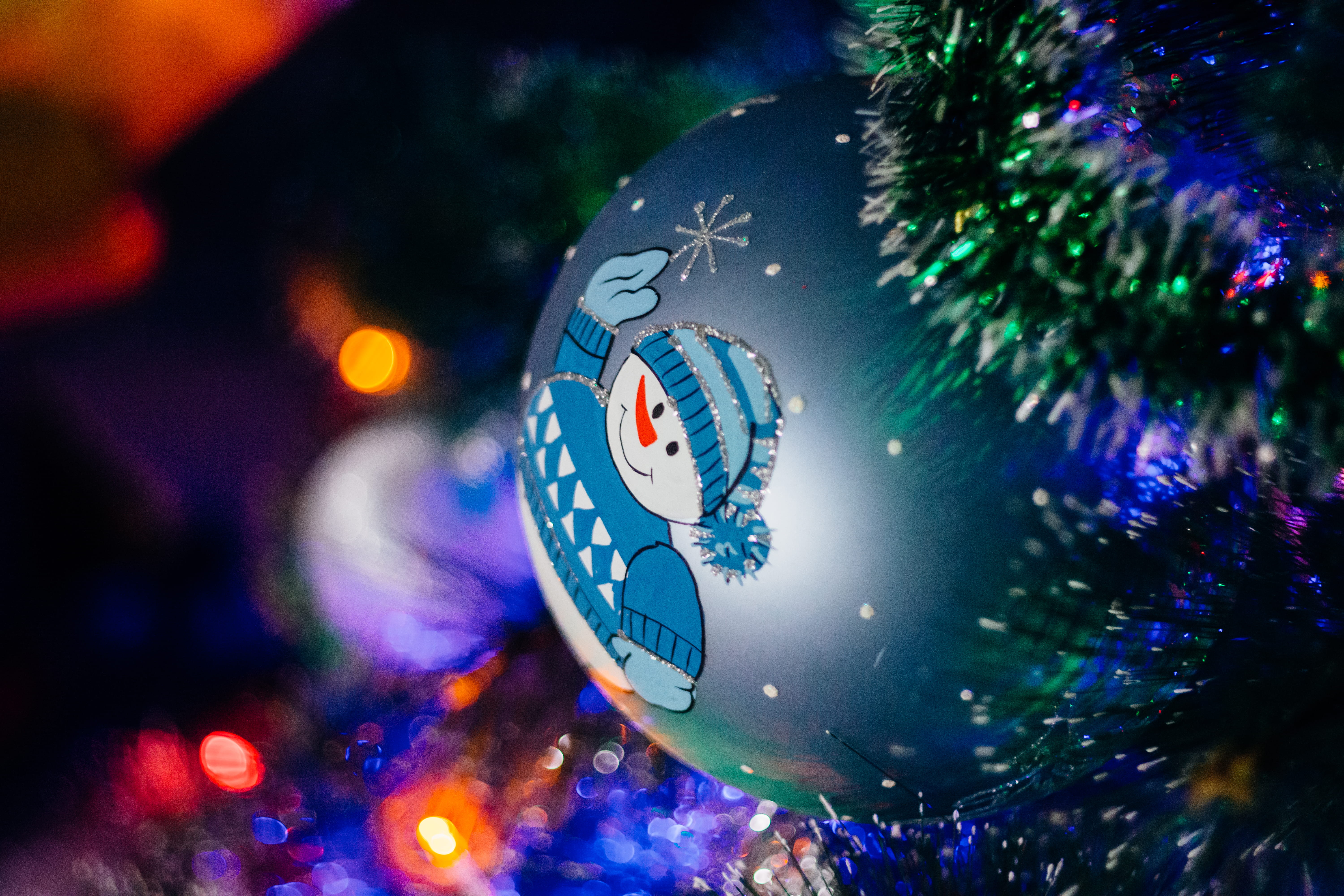 nature, plant, no people, selective focus, bokeh, snowman, hanging, new year, festive, chrisma, christmas ornament, ball, ornament, holiday, multi colored, HD Wallpaper