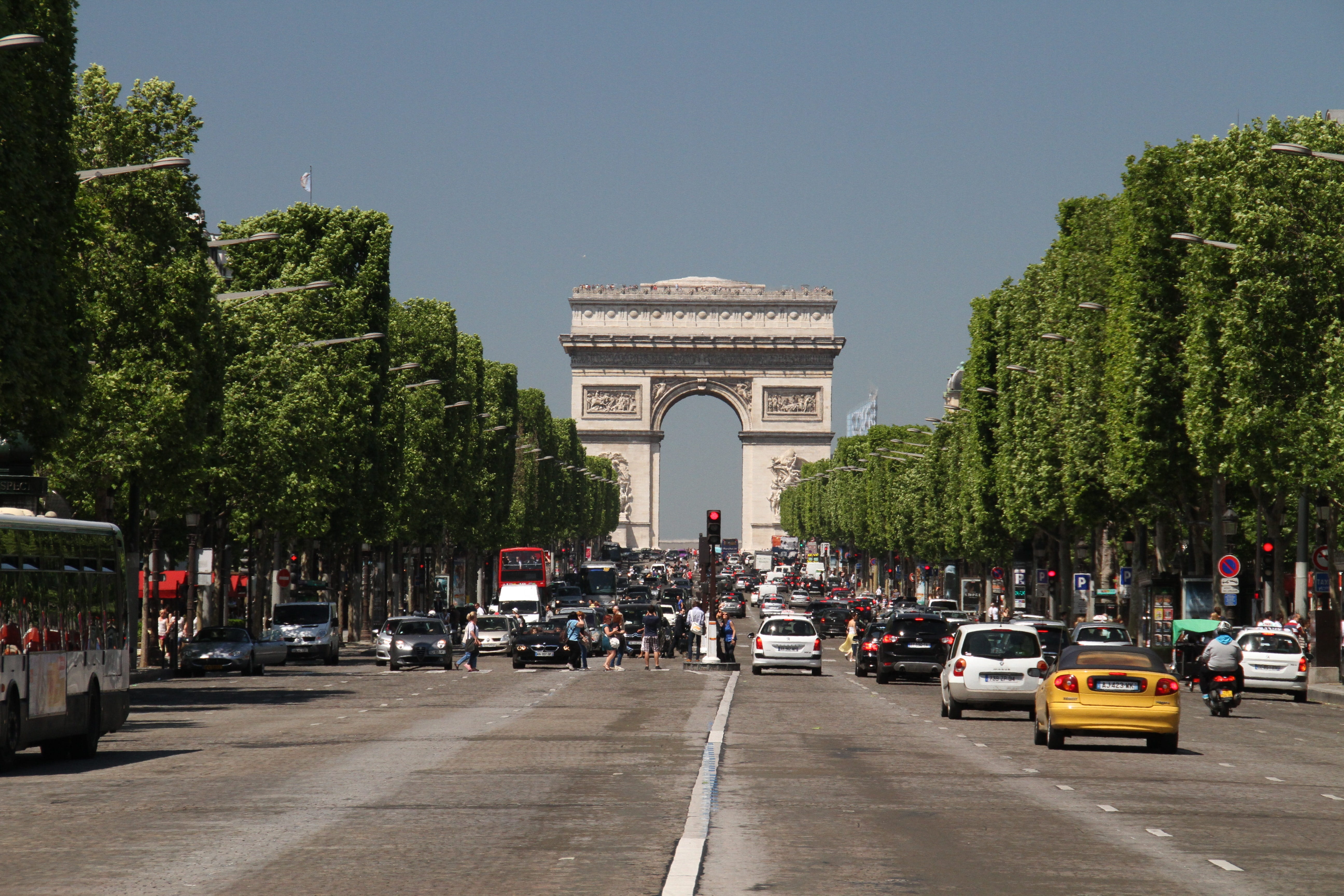 tree, 5K, the past, triumphal arch, city, Arc, transportation, built structure, building exterior, arc triumph, mode of transportation, land vehicle, Paris, HD Wallpaper