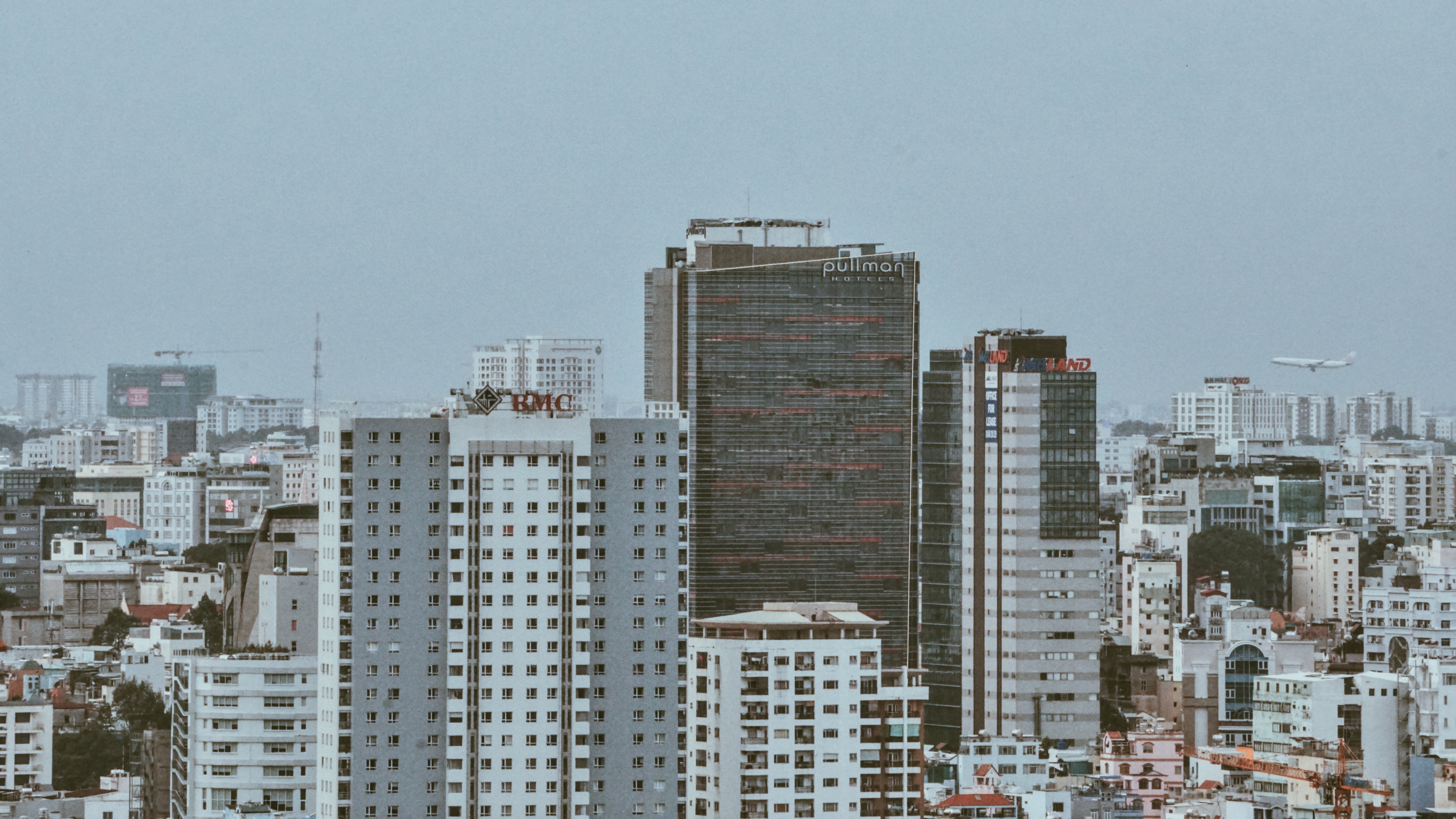 residential district, apartment, industry, nature, high, blue, environment, rise, 5K, airline, built structure, view, cityscape, infrastructure, flight, HD Wallpaper