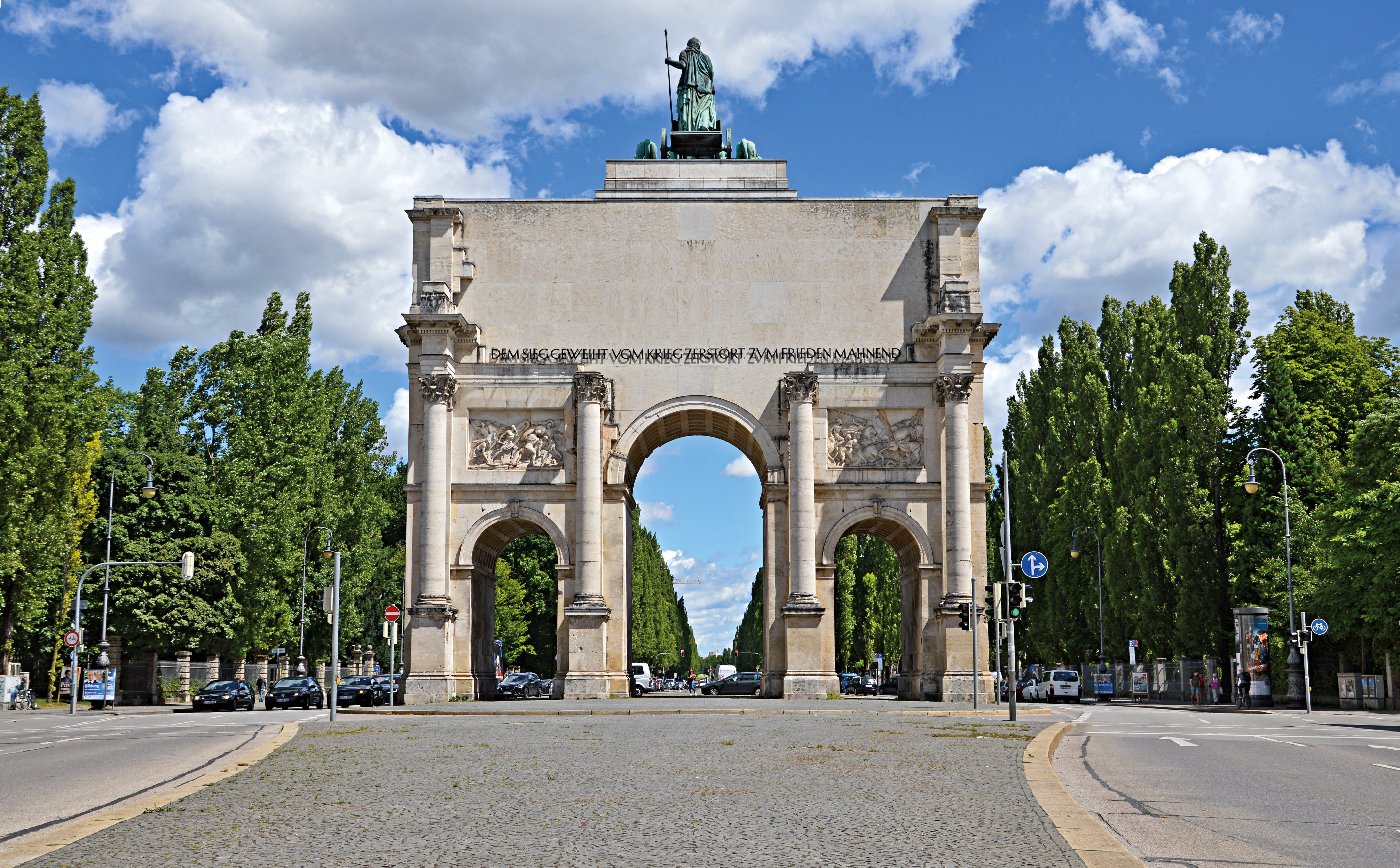 city gate, Munich, triumphal arch, travel destinations, the past, 5K, plant, monument, built structure, history, nature, day, bavaria, road, tree, sky, HD Wallpaper