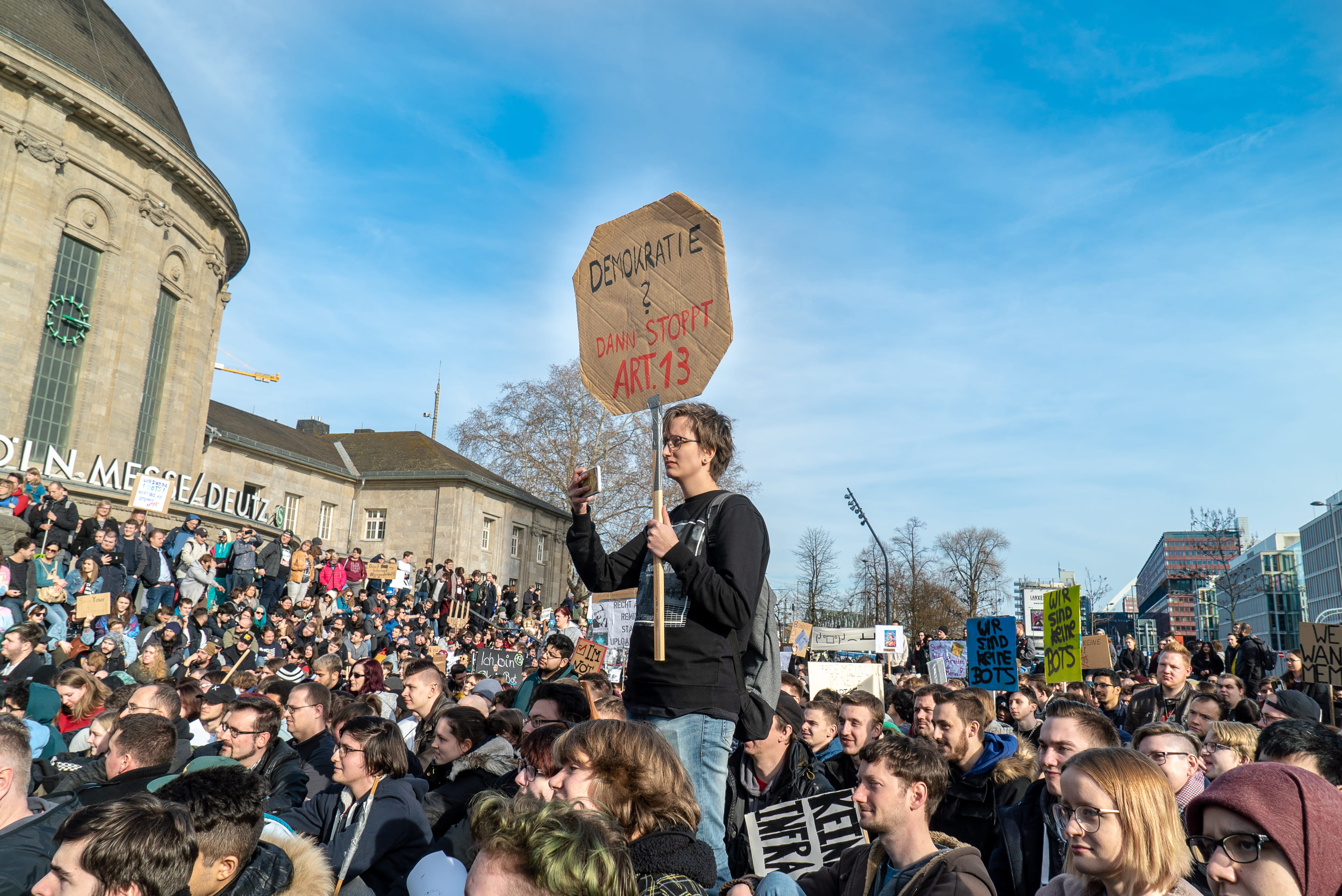 axel voss, outdoors, street, women, built structure, democracy, copyright, text, real people, architecture, sunglasses, crowd, rallying, standing, day, HD Wallpaper