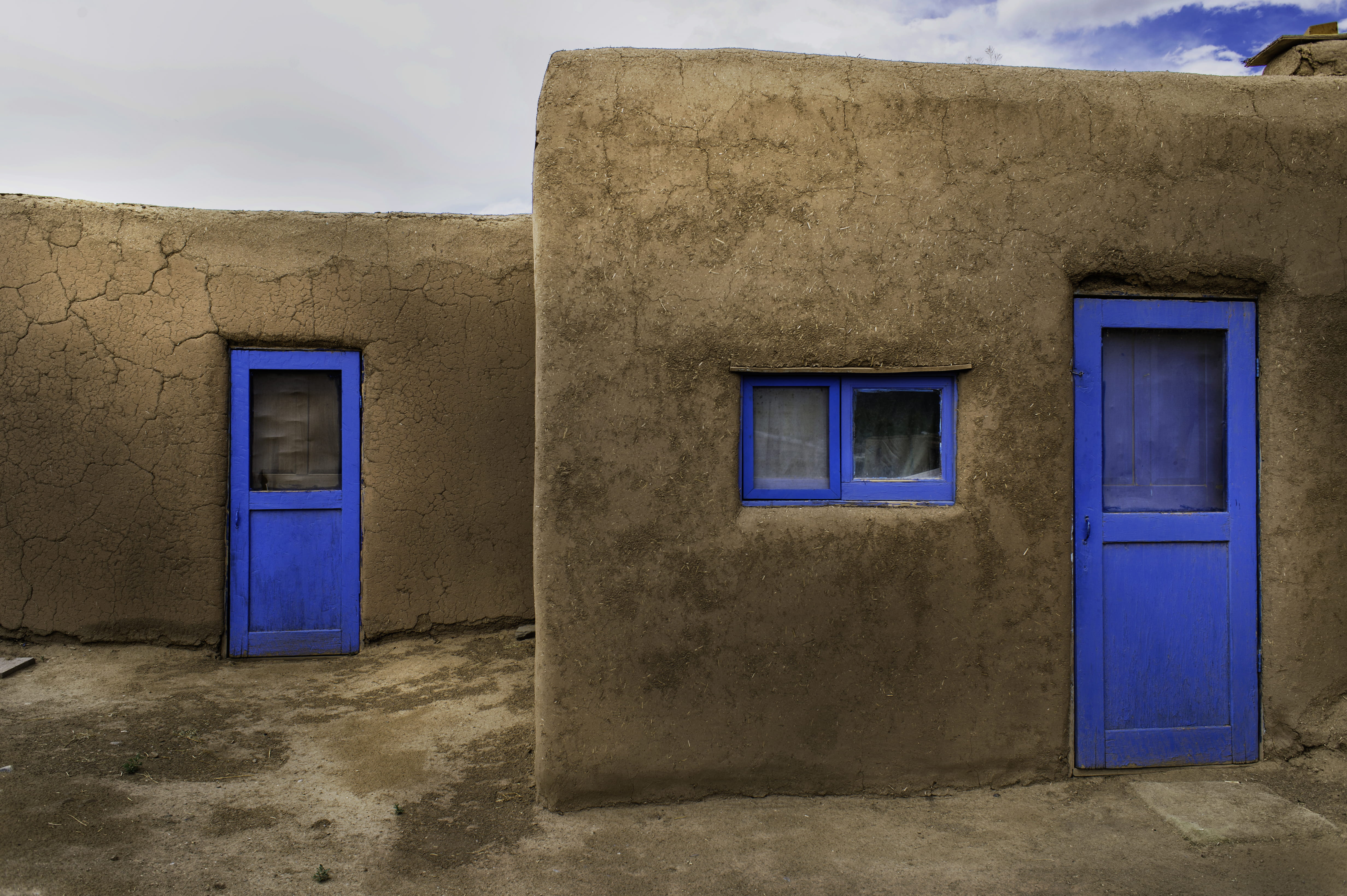 wall - building feature, doors, blue, day, building exterior, cloud - sky, old, sky, purple, no people, empty, building, taos pueblo, dwelling, architecture, HD Wallpaper