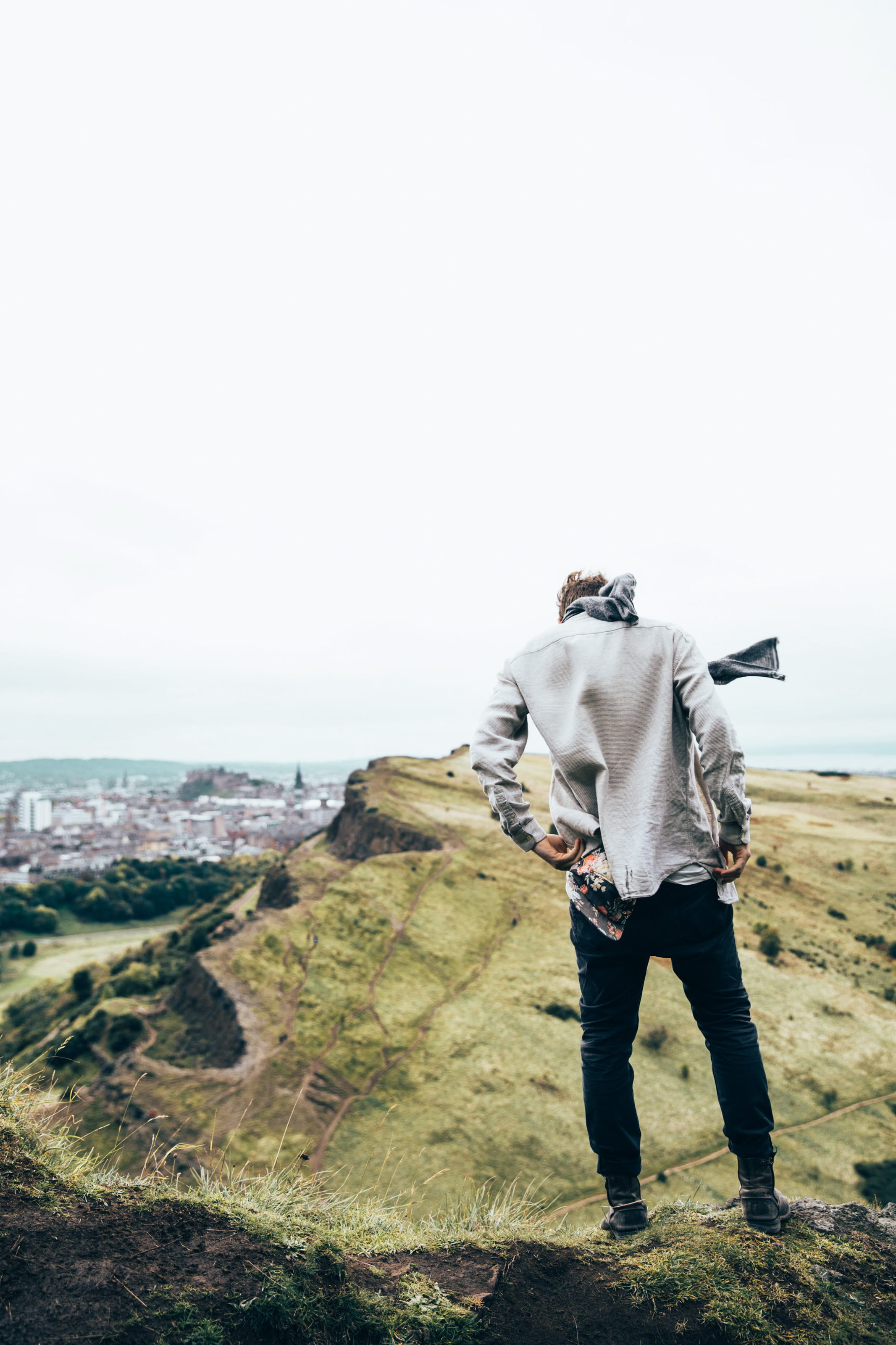 scenic, land, casual clothing, outdoor, landscape, caucasian, hill, hillside, full length, walk, stroll, trek, sea, casuals, travel, one, united kingdom, Phone HD Wallpaper
