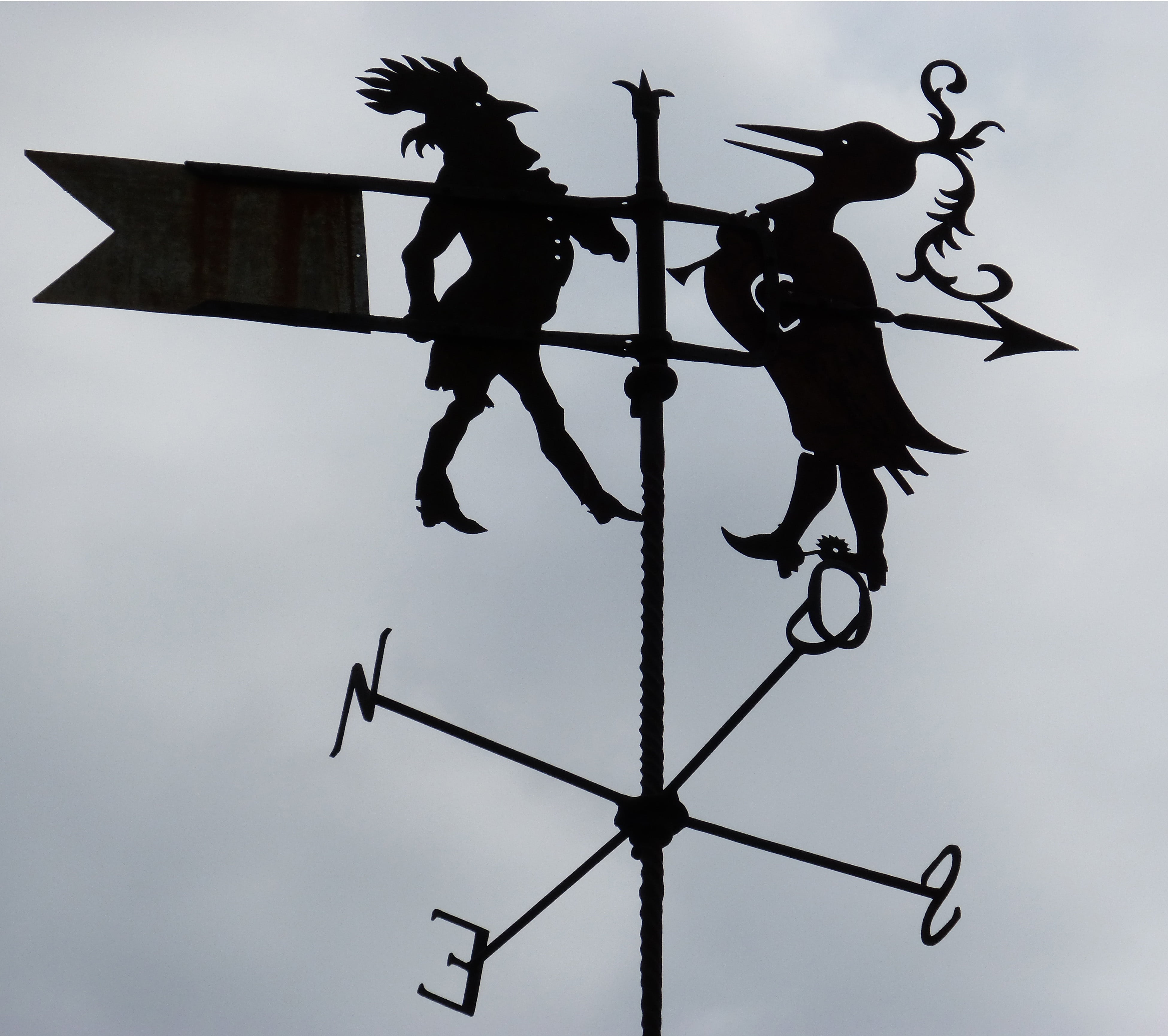 veleta, low angle view, compass rose, creativity, weather vane, representation, communication, silhouette, outdoors, metal, sky, sign, no people, art and craft, HD Wallpaper