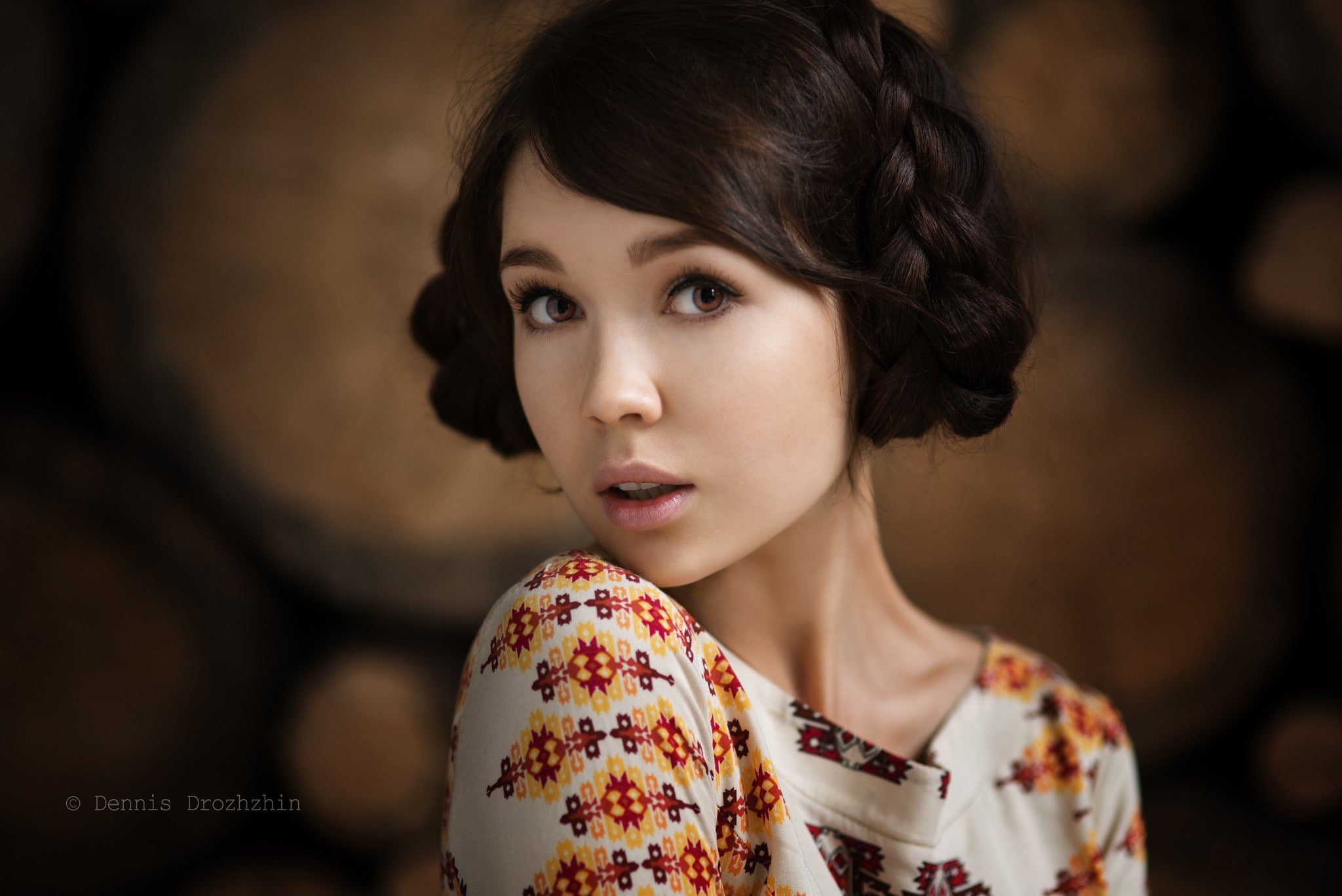 1080P, body part, focus on foreground, Ekaterina Ermakova, one person, women, young adult, contemplation, looking at camera, indoors, fashion, beautiful woman, HD Wallpaper