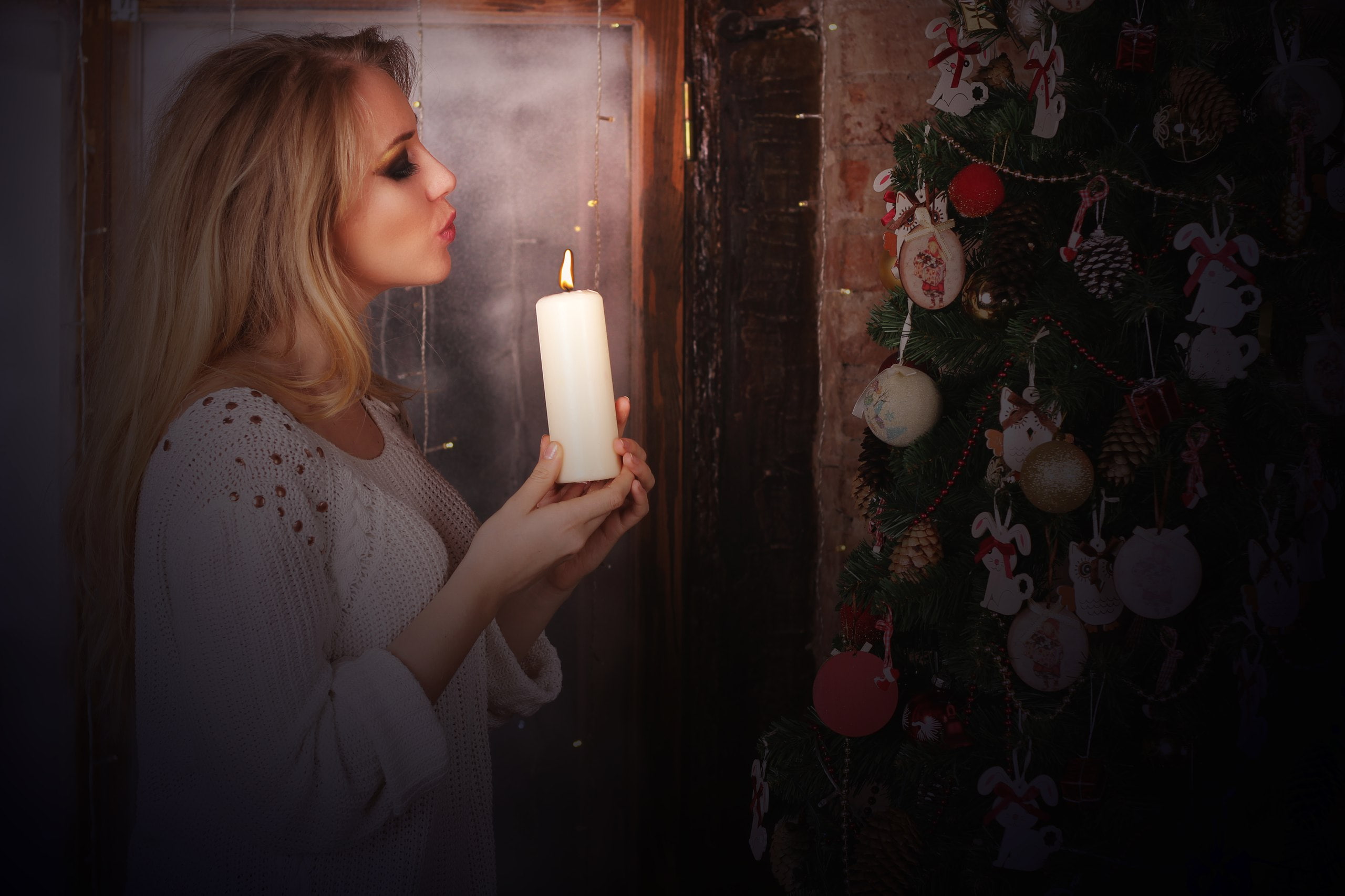holding, indoors, sweater, Christmas, dark, Vitaly Plyaskin, contemplation, fire, flame, beauty, christmas tree, illuminated, 2K, christmas ornament, young adult, HD Wallpaper