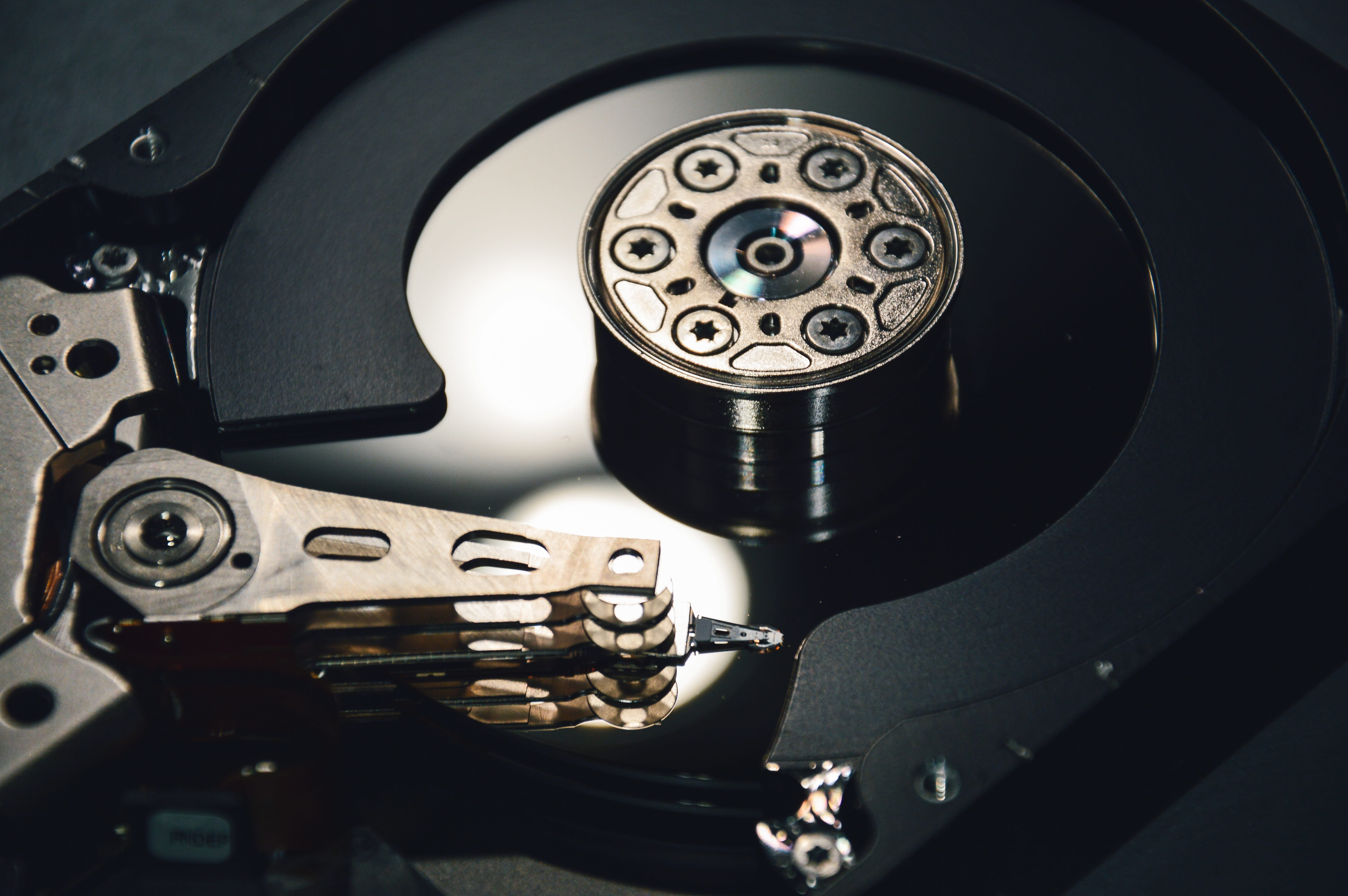focus on foreground, machine part, harddrive, equipment, man made, single object, 5K, arts culture and entertainment, man made object, connection, metal, HD Wallpaper