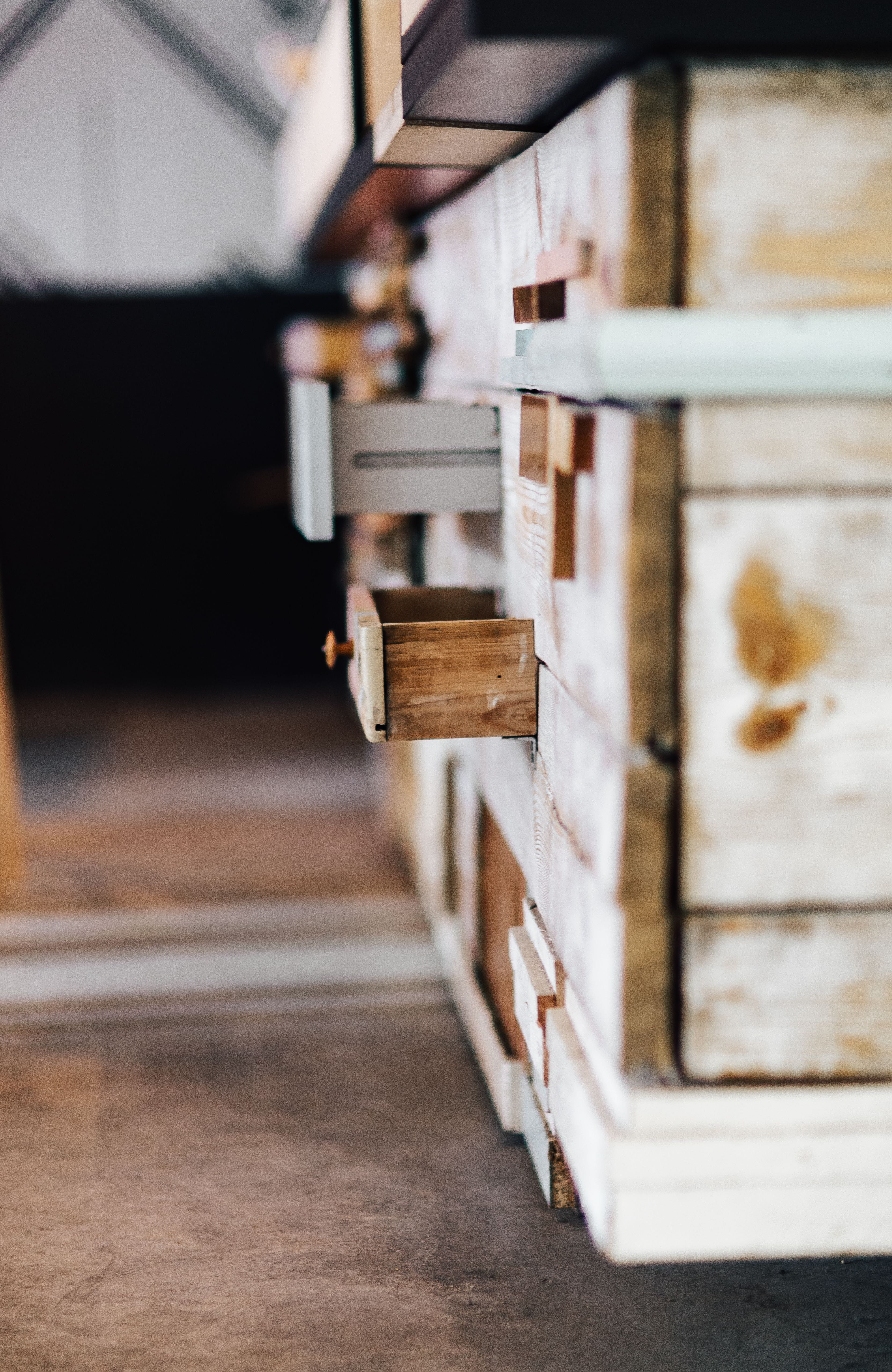 close-up, selective focus, book, open, focus on foreground, planks, exhibit, door, domestic room, architecture, 4K, wood - Material, Wooden, day, still life, Phone HD Wallpaper