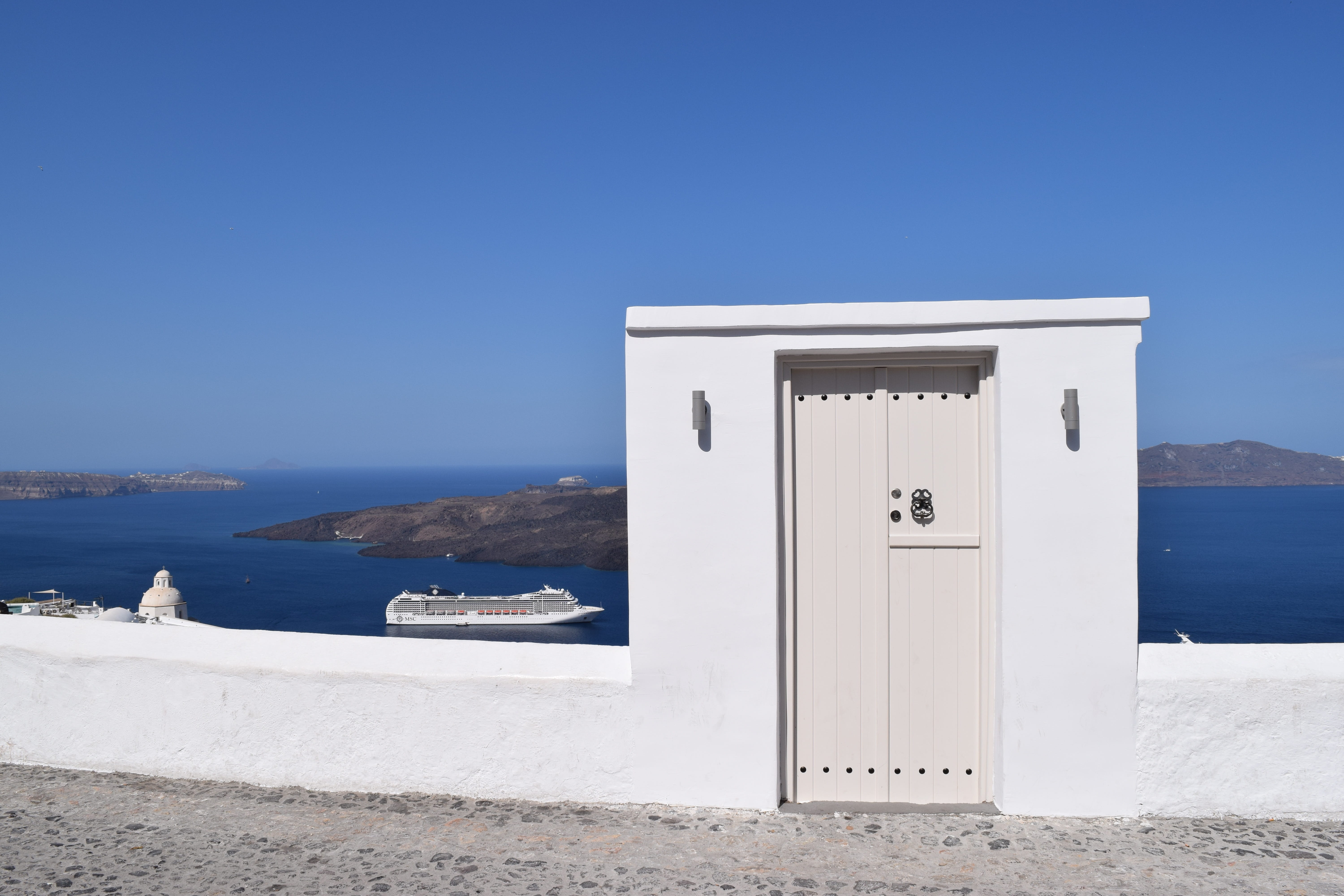 daylight, outdoors, white, built structure, coast, blue sky, scenic, white color, comfort room, ship, clear sky, seashore, tranquility, horizon, summer, HD Wallpaper