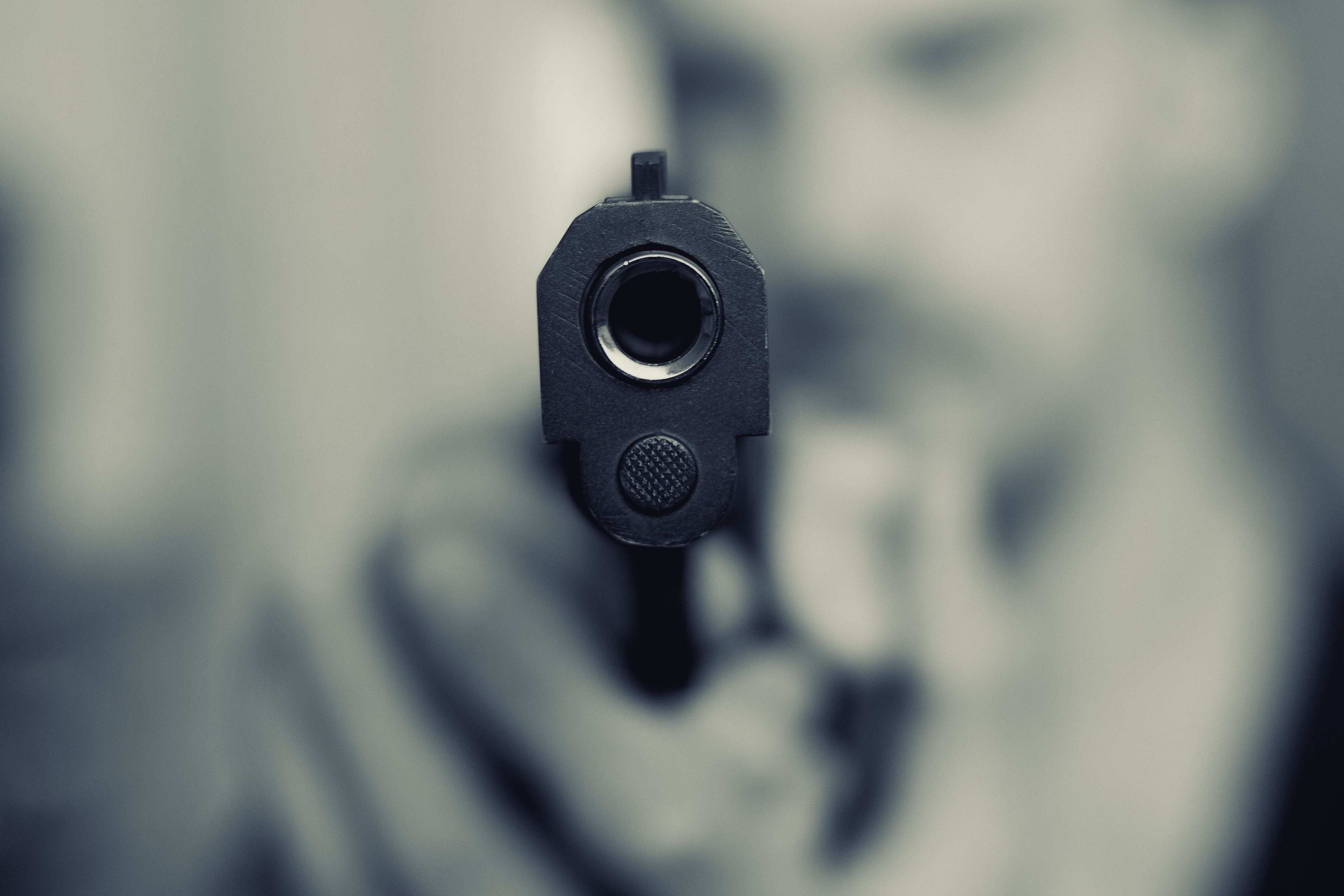 aggression, violence, attention, close up, technology, government, communication, aiming, objectives, security, protection, handgun, focus on foreground, HD Wallpaper