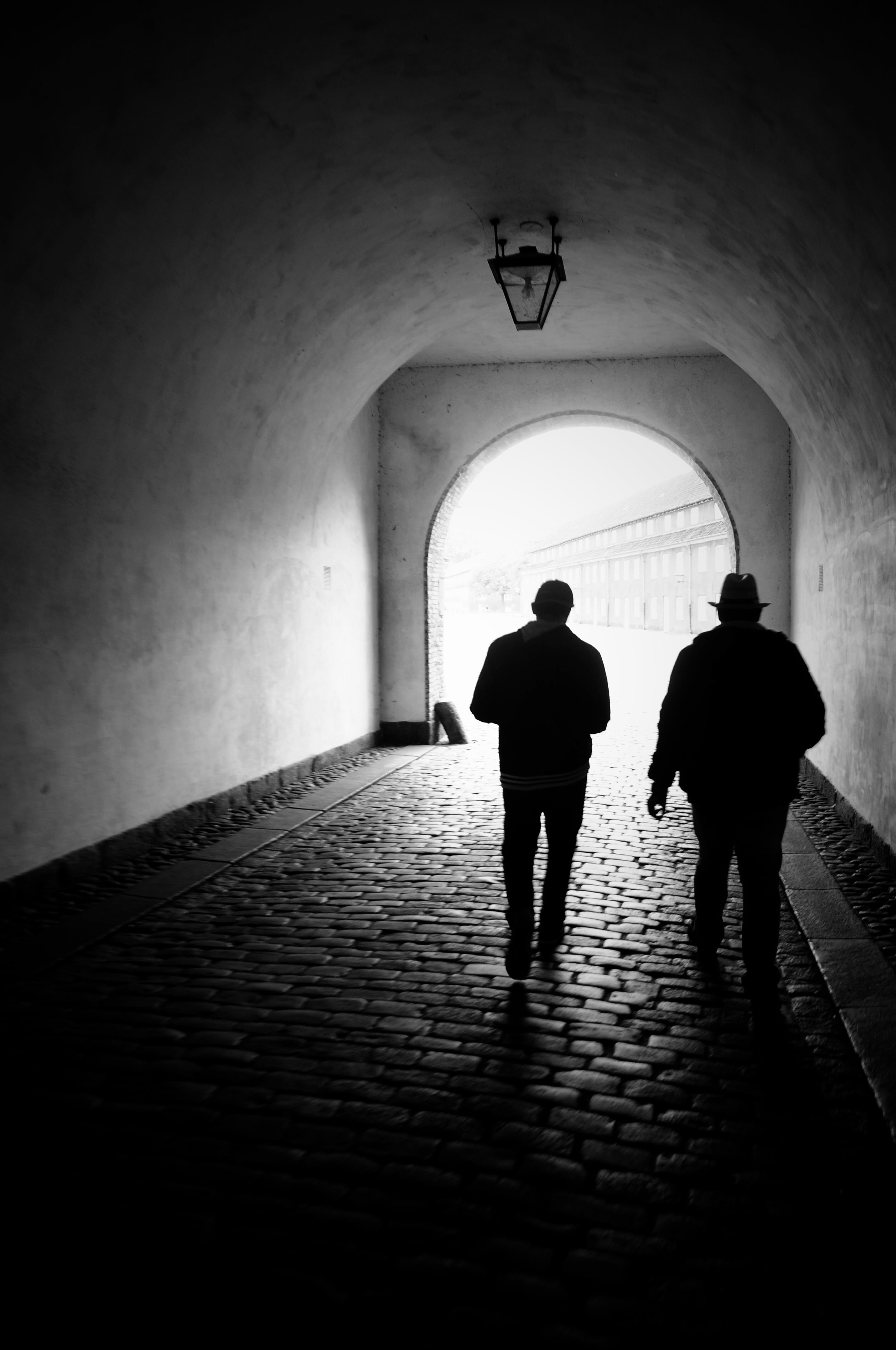 detective, silhouette, building, criminal, couple - relationship, the way forward, standing, walk, mafia, mission, christ, organized, walking, pathway, Phone HD Wallpaper
