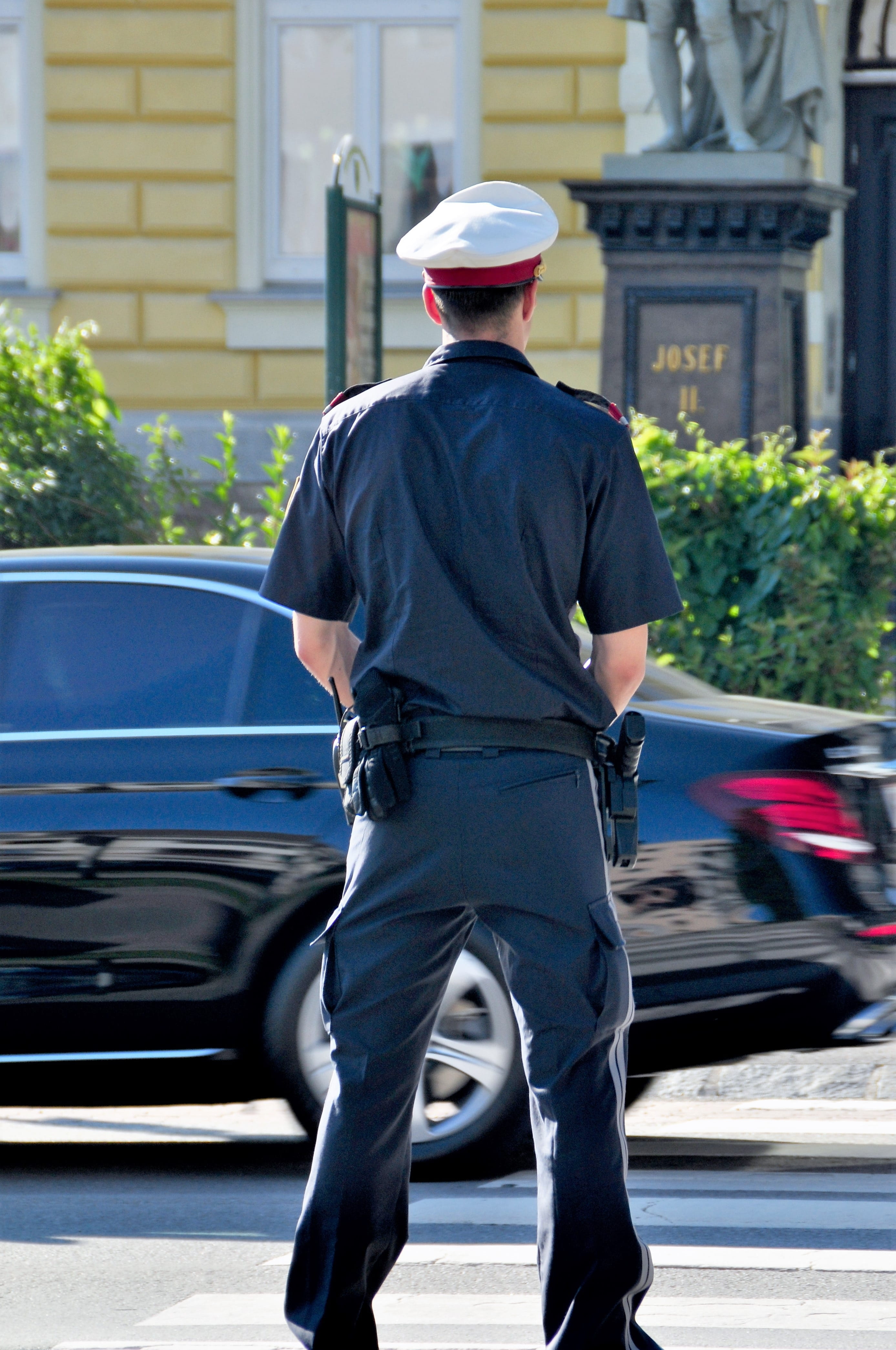 ordnungshüter, male, watch, government, rear view, cap, police, real people, transportation, standing, architecture, building exterior, motor vehicle, day, Phone HD Wallpaper