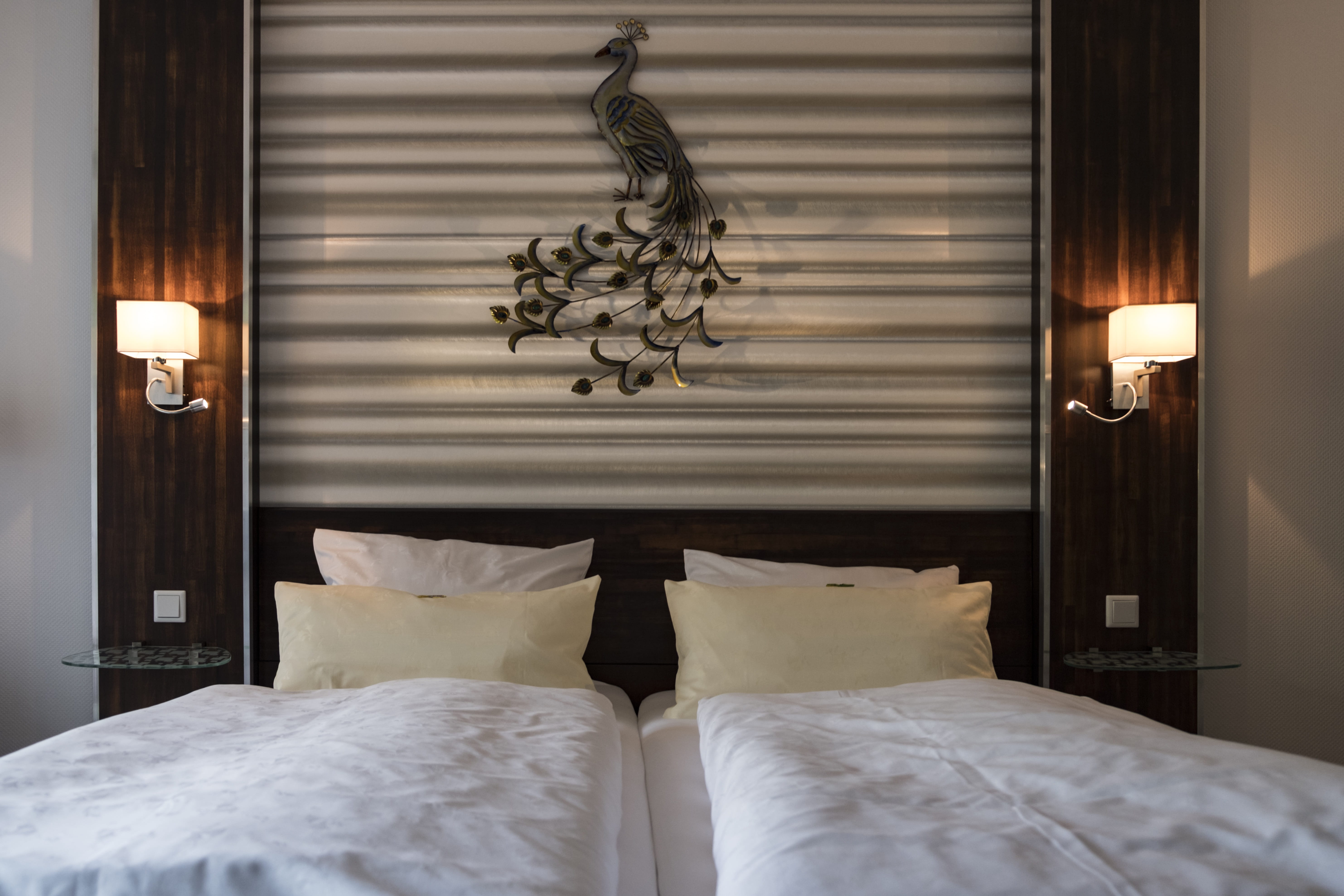 domestic room, light lamps, indoors, hotel, duvet, bedroom, tourism, absence, sleep, blanket, pillow, hotel rooms, gasthof, home interior, luxury hotel, HD Wallpaper