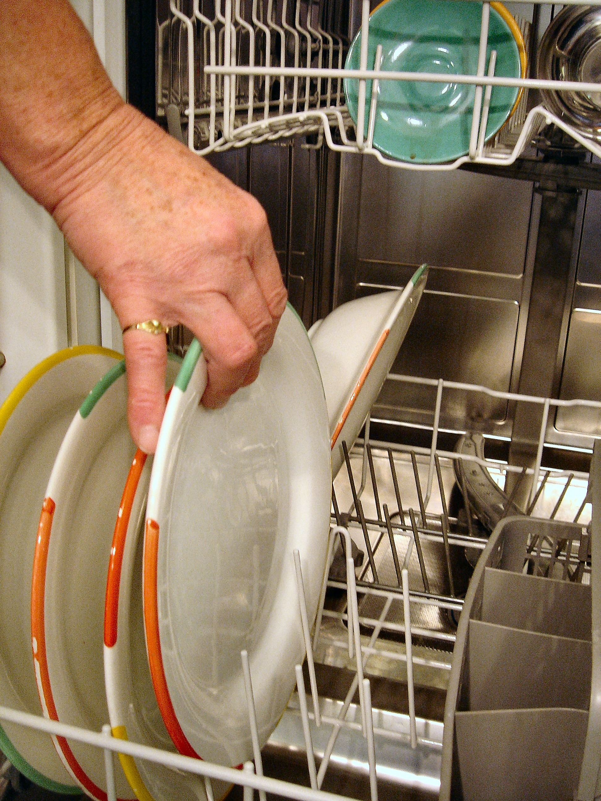 four, household equipment, budget, one person, close-up, assorted, 2K, grant dishwasher, dishwasher, appliance, domestic room, indoors, finger, men, kitchen, Phone HD Wallpaper