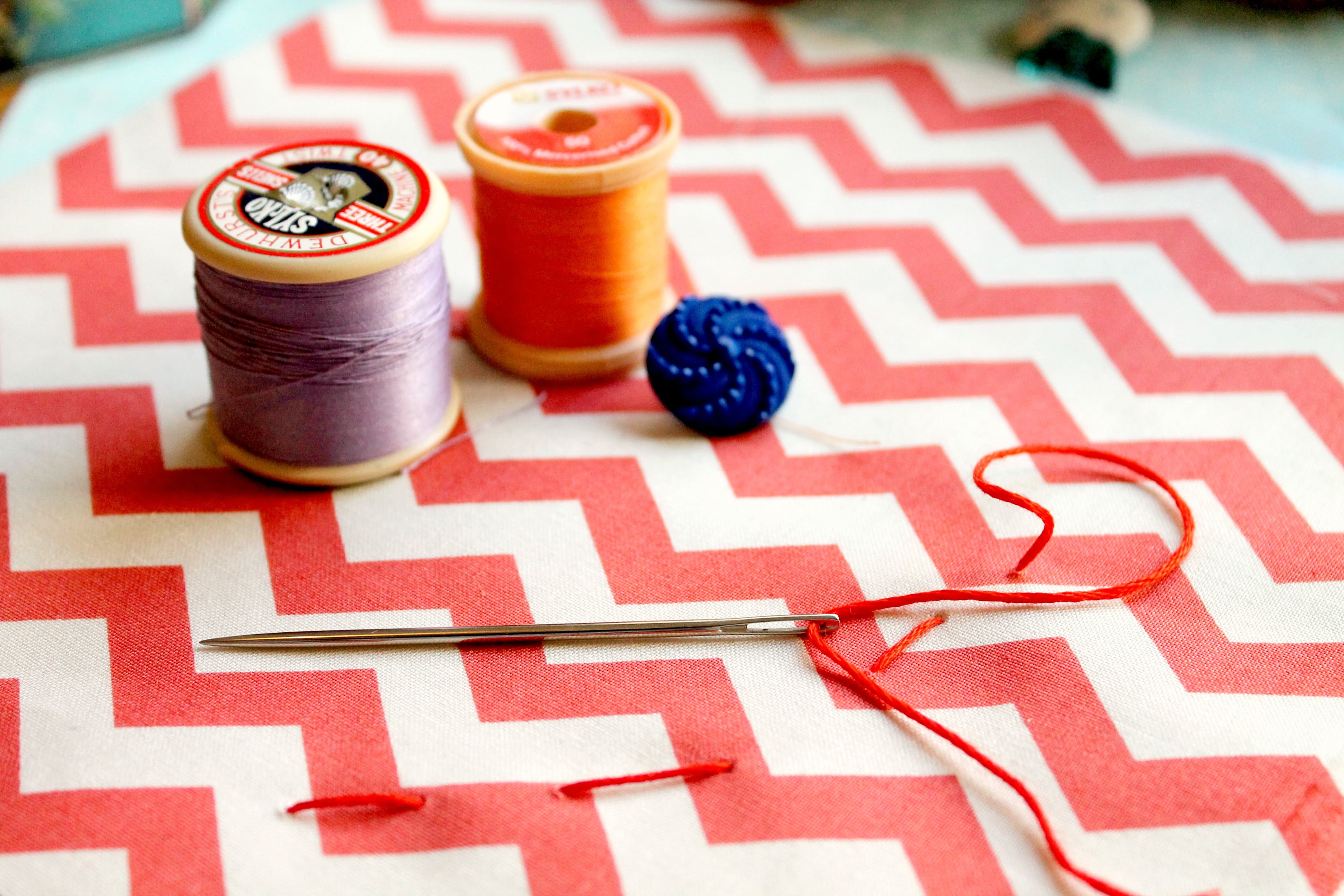 focus on foreground, near, needle, arts culture and entertainment, handmade, game, leisure games, western script, board game, fabric, choice, embroidery, HD Wallpaper