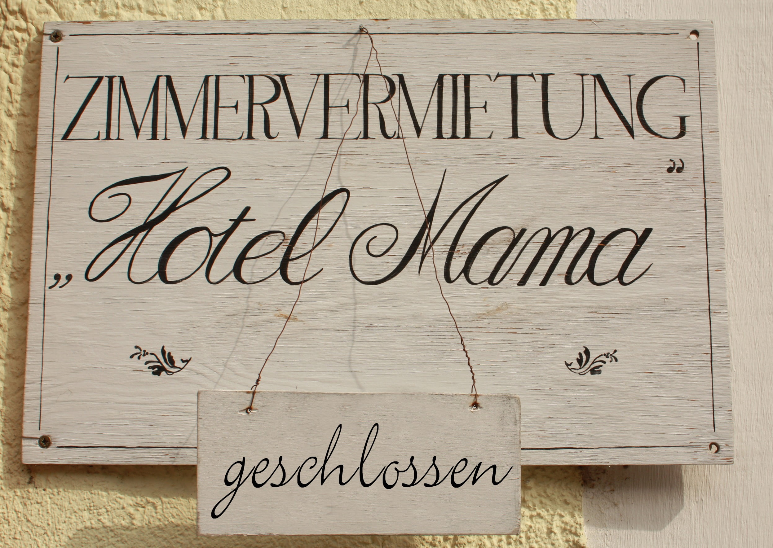 handwriting, provide, mother, wall - building feature, signage, table, zimmervermietung, pampering, no people, sign, hotel, paper, self employment, mother hen, HD Wallpaper