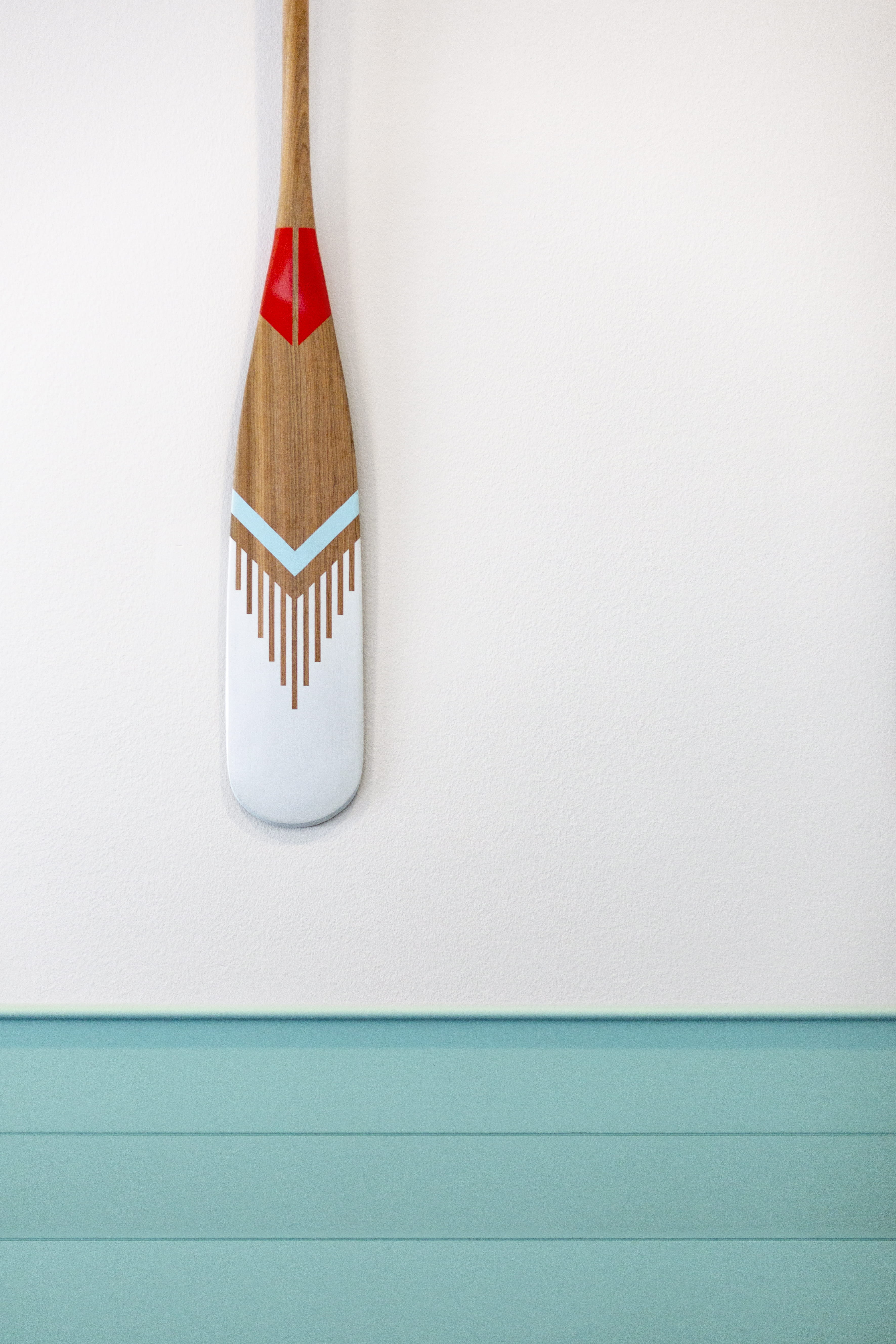 desktop, plank, no People, kitchen Utensil, single Object, decor, 5K, minimal, brown, backgrounds, white, table, kitchenware Department, blue, close-up, Phone HD Wallpaper