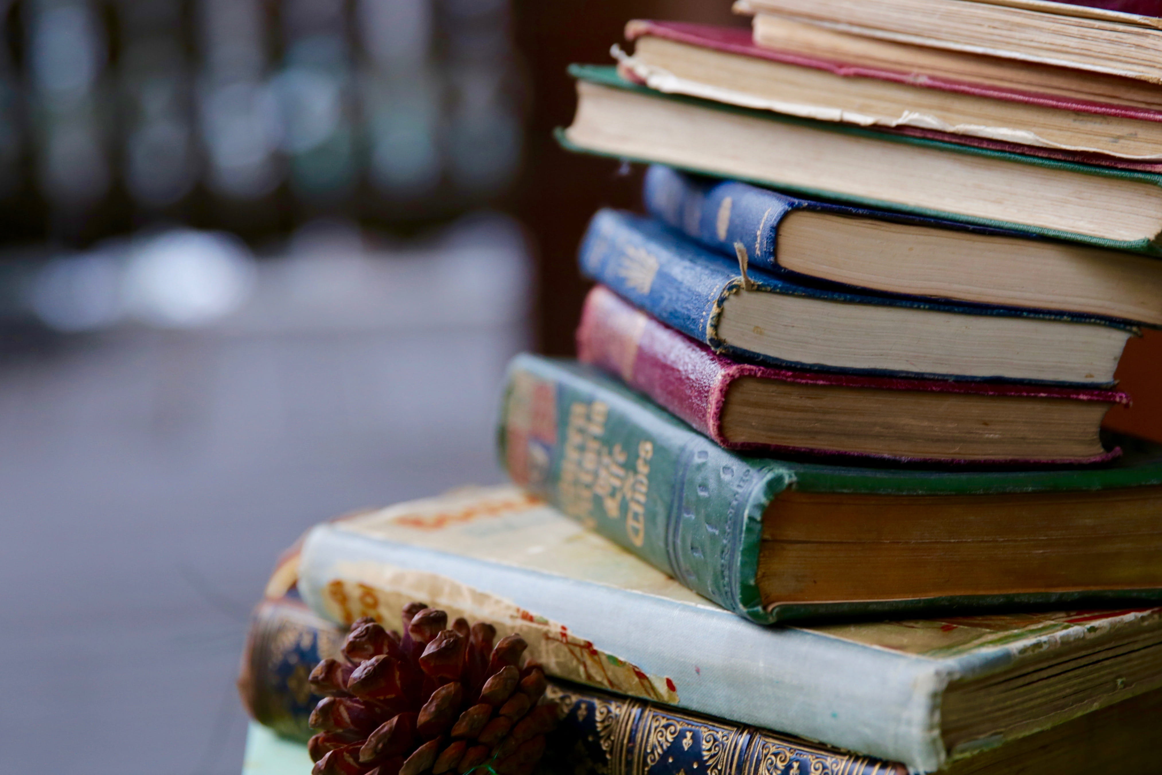 room, space, 4K, still life, text, library, plant, table, wood - material, indoors, close-up, produce, vintage, focus on foreground, textbook, book, architecture, HD Wallpaper
