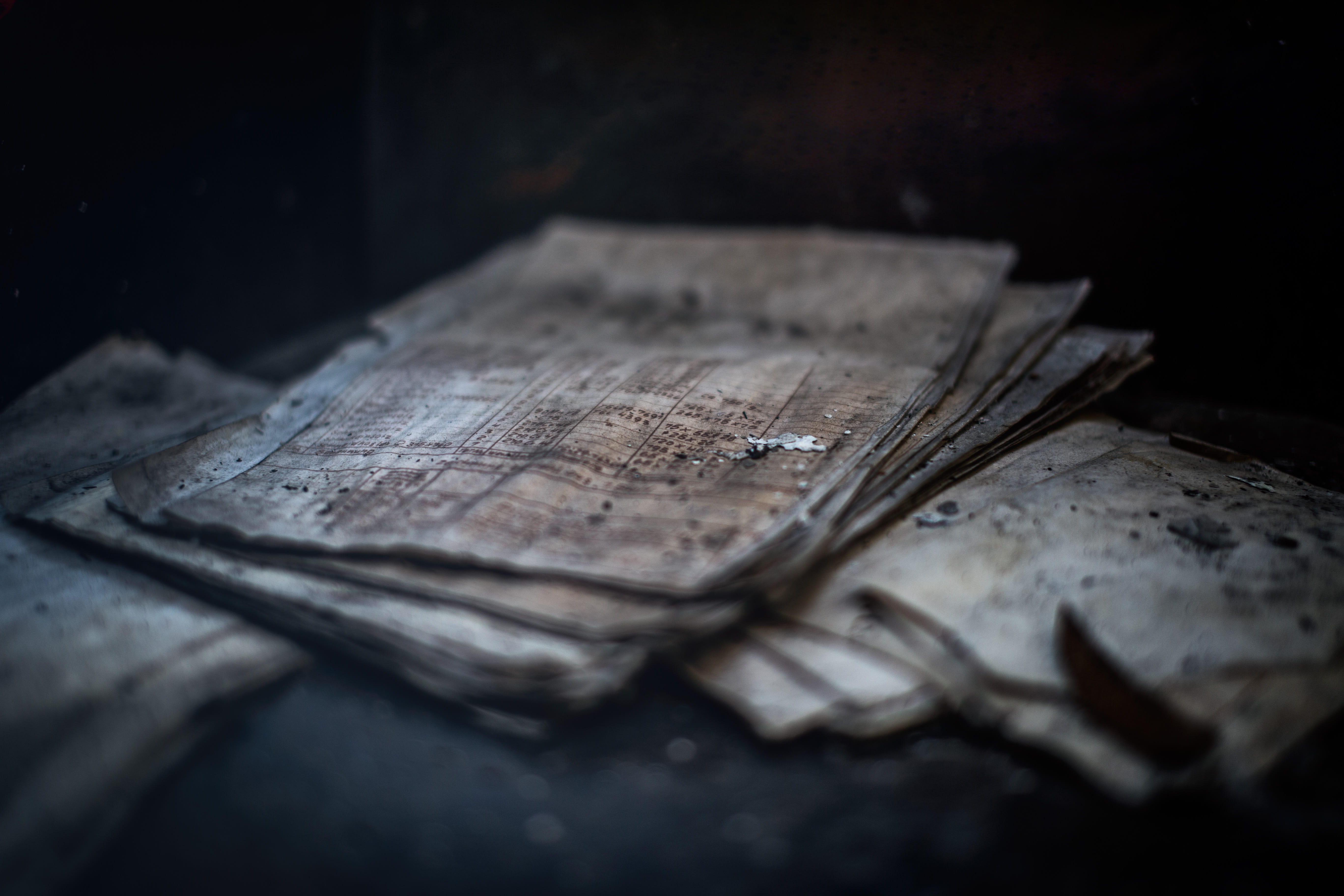 desk, wood - material, crypt, file binder, obsolete, bad condition, textile, brown, spremberg, destroyed, furniture, 5K, food and drink, diary, day, lost place, HD Wallpaper