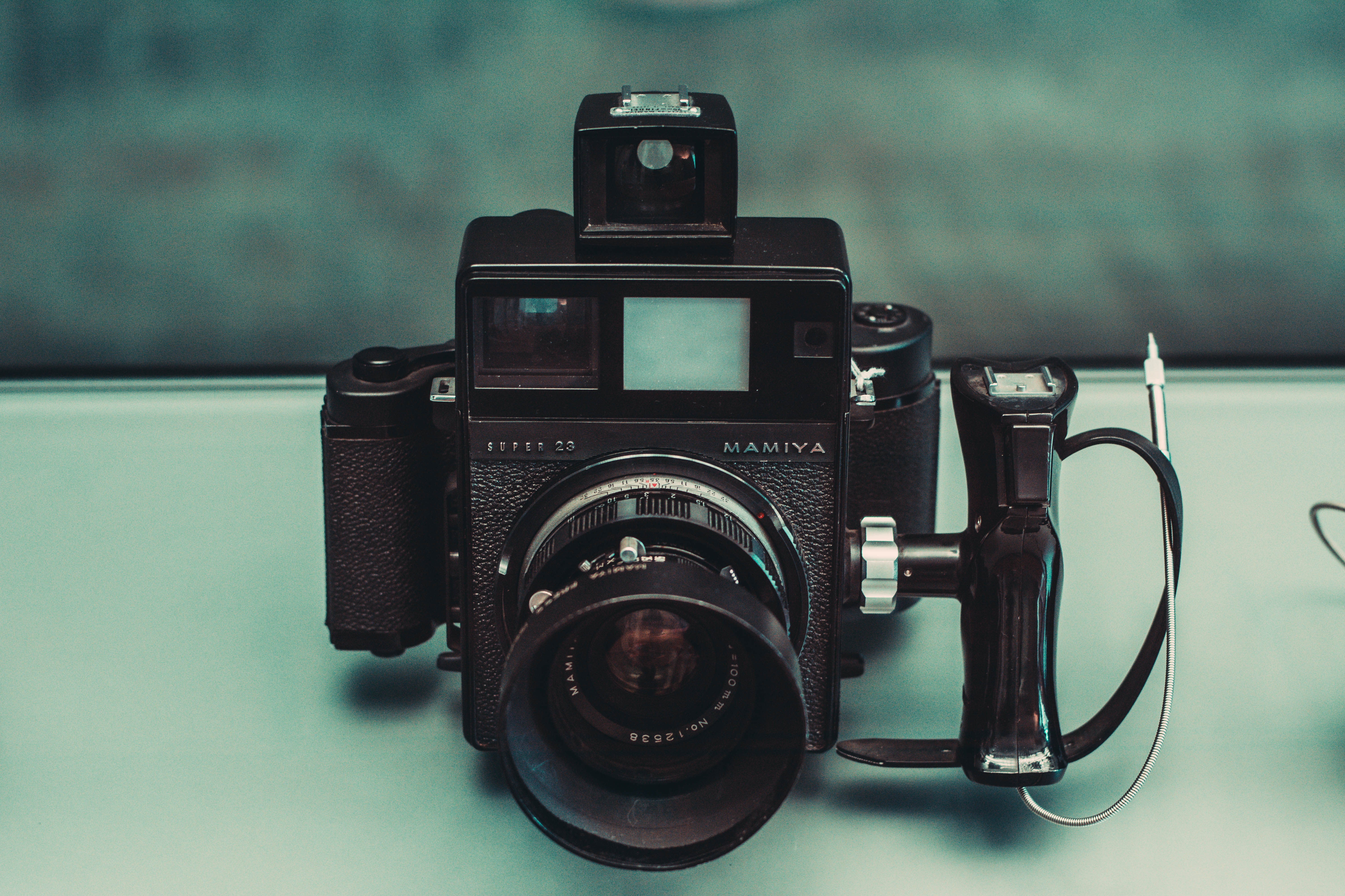 webcam, symbol, electronics, antique, 5K, photography themes, camera - photographic equipment, lamp, focus on foreground, plant, slr camera, close-up, HD Wallpaper