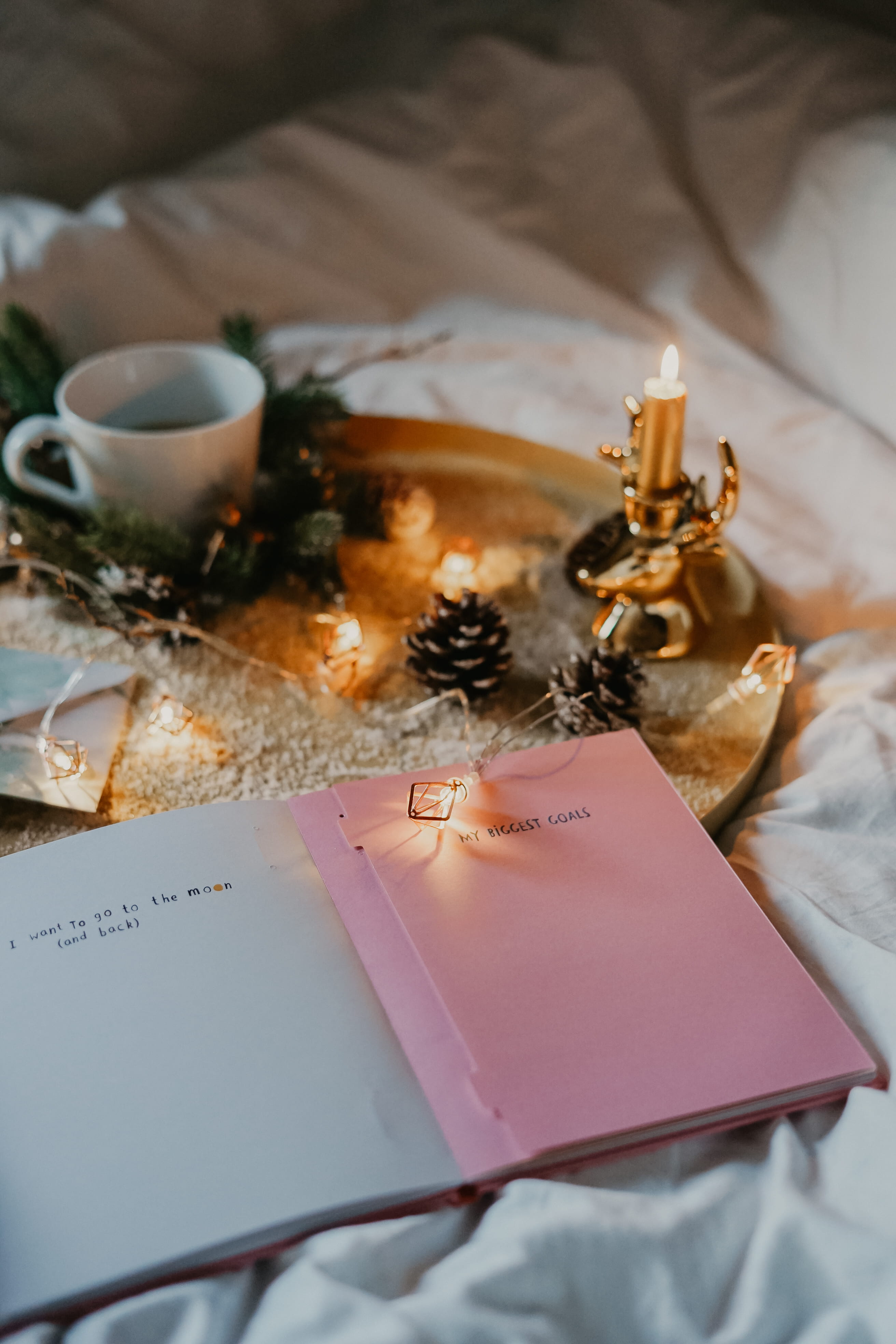 event, pottery, book, flowering plant, christmas ornament, bed, no people, cup, paper, still life, jewelry, vegetable, western script, bread, refreshment, Phone HD Wallpaper