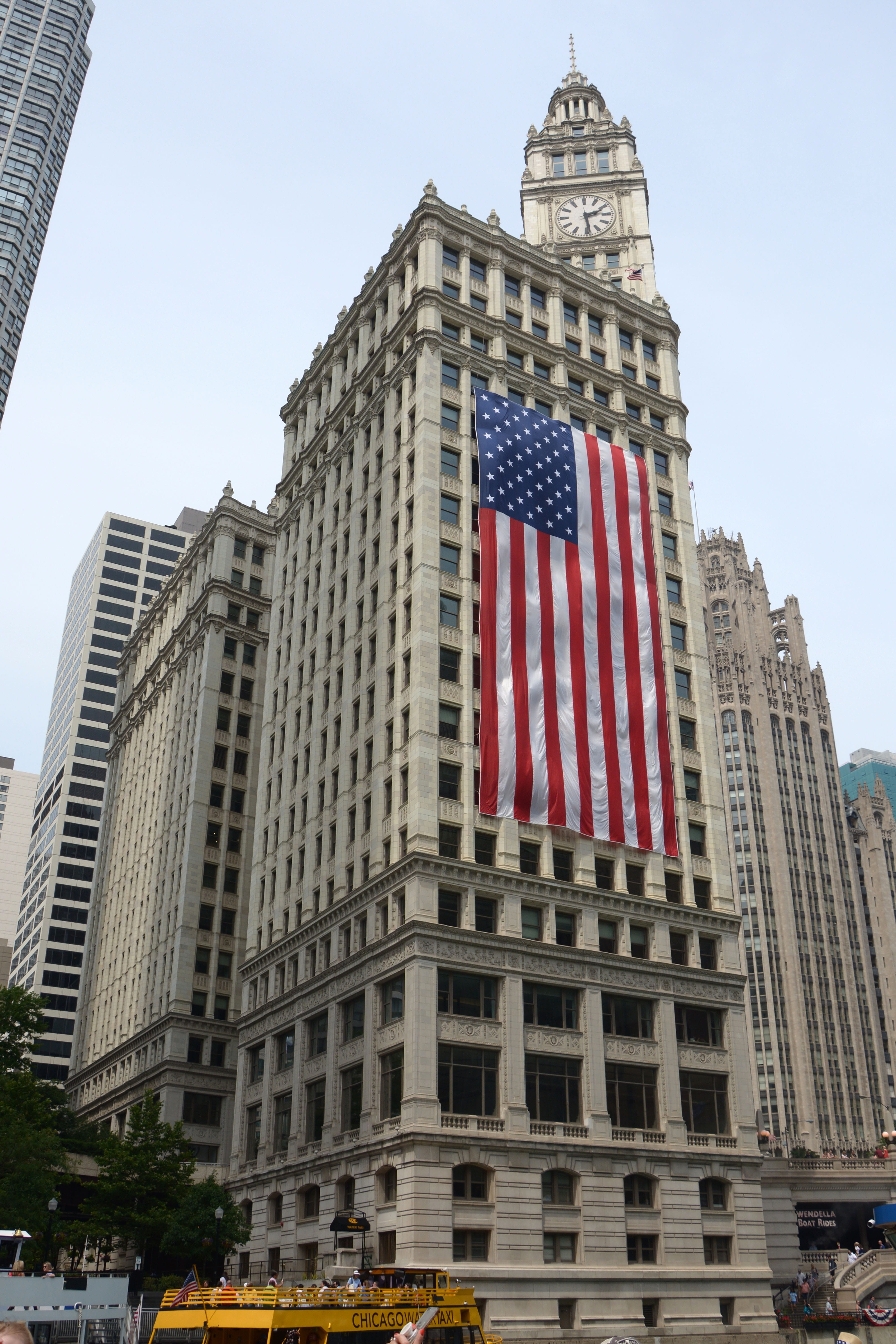 chicago, national icon, government, financial district, nature, independence, tall - high, no people, american flag, patriotism, building, clear sky, outdoors, Phone HD Wallpaper